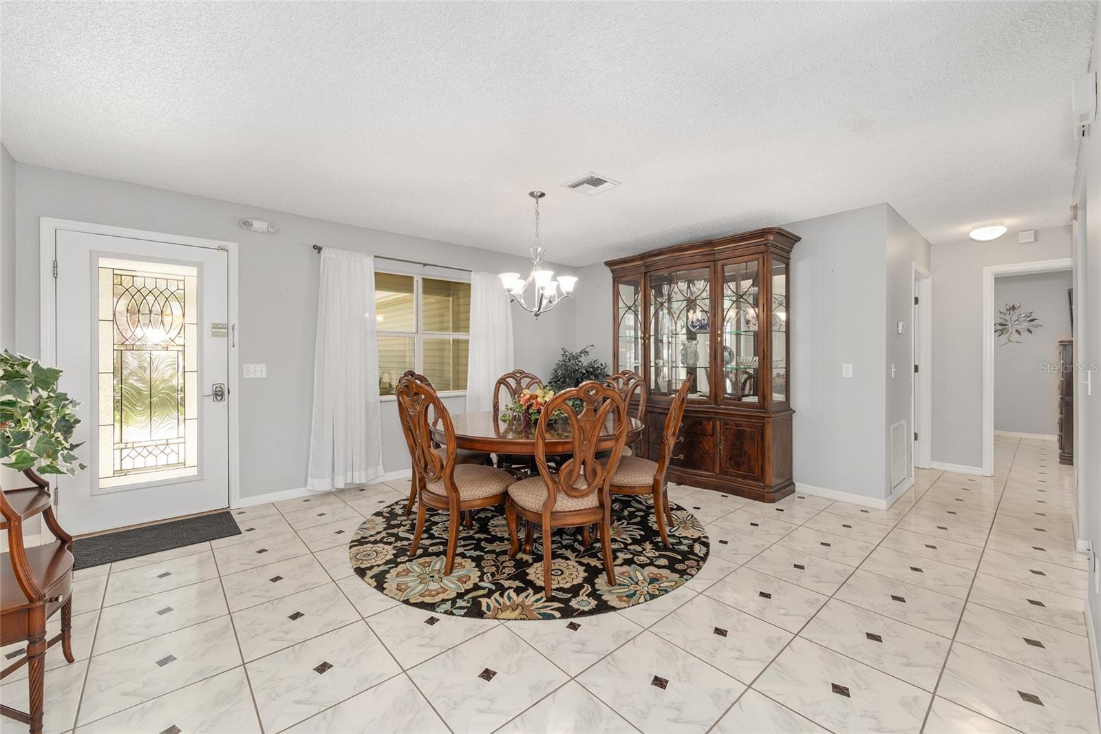 Image 14 of 47 For 923 Oleander Street