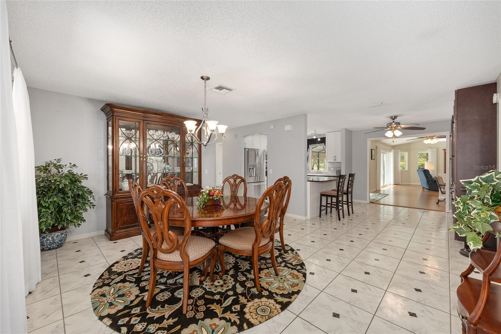 Image 15 of 47 For 923 Oleander Street