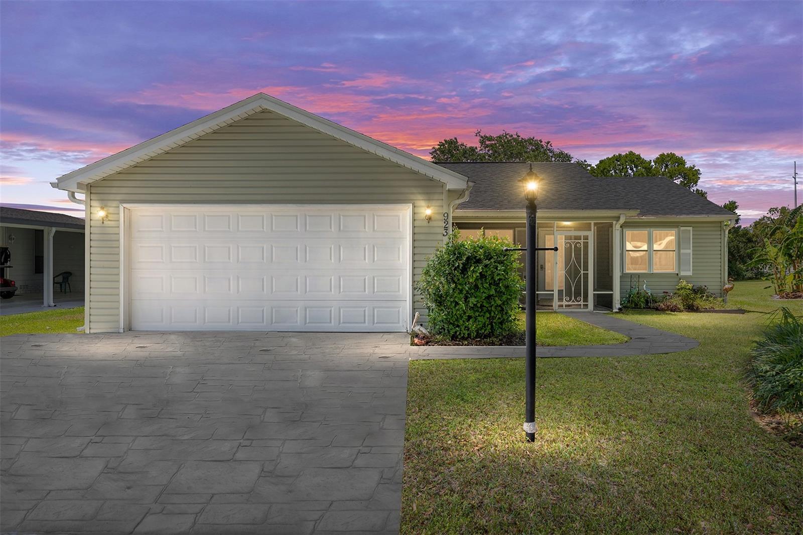 Image 2 of 47 For 923 Oleander Street