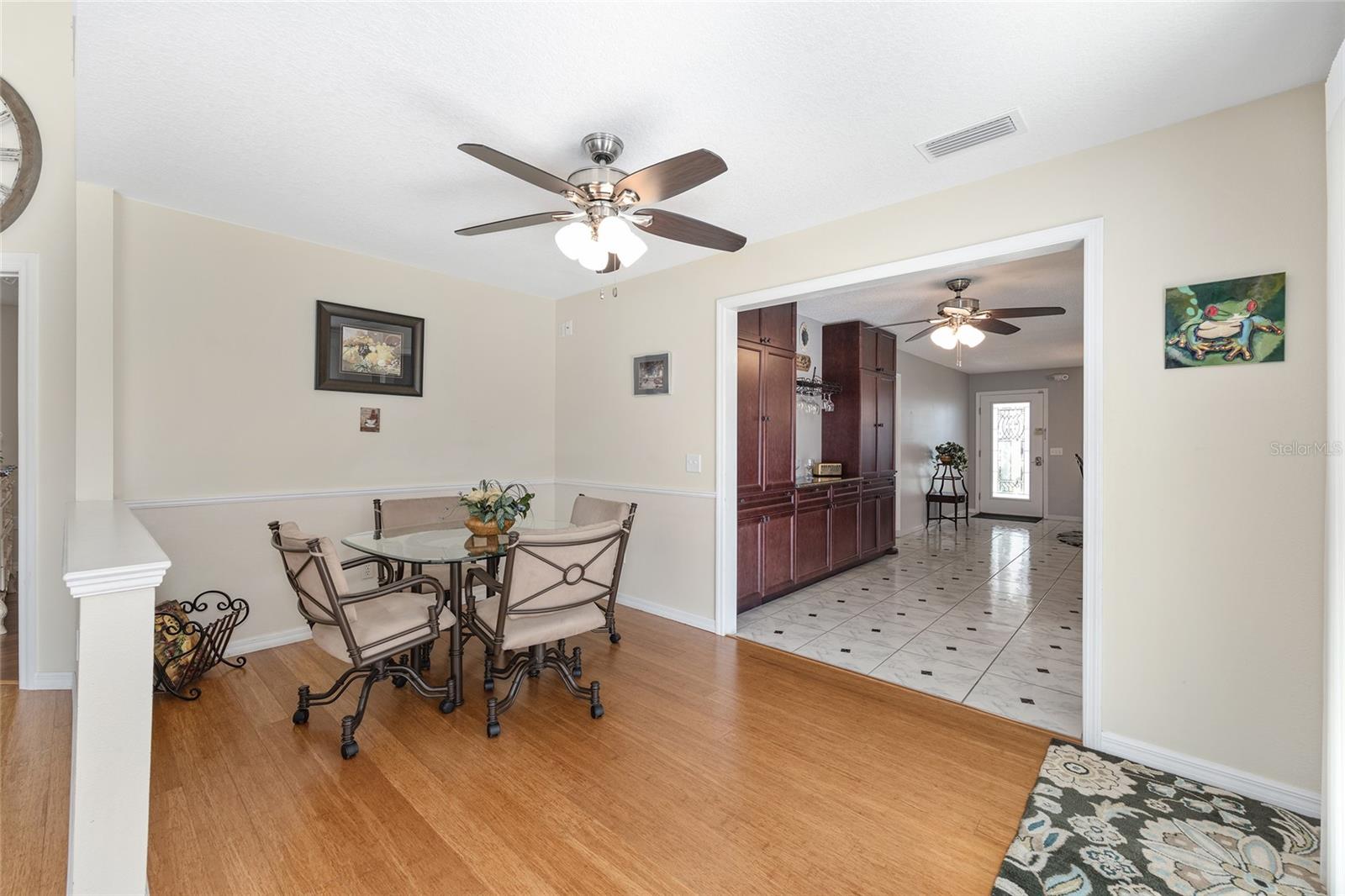 Image 21 of 47 For 923 Oleander Street