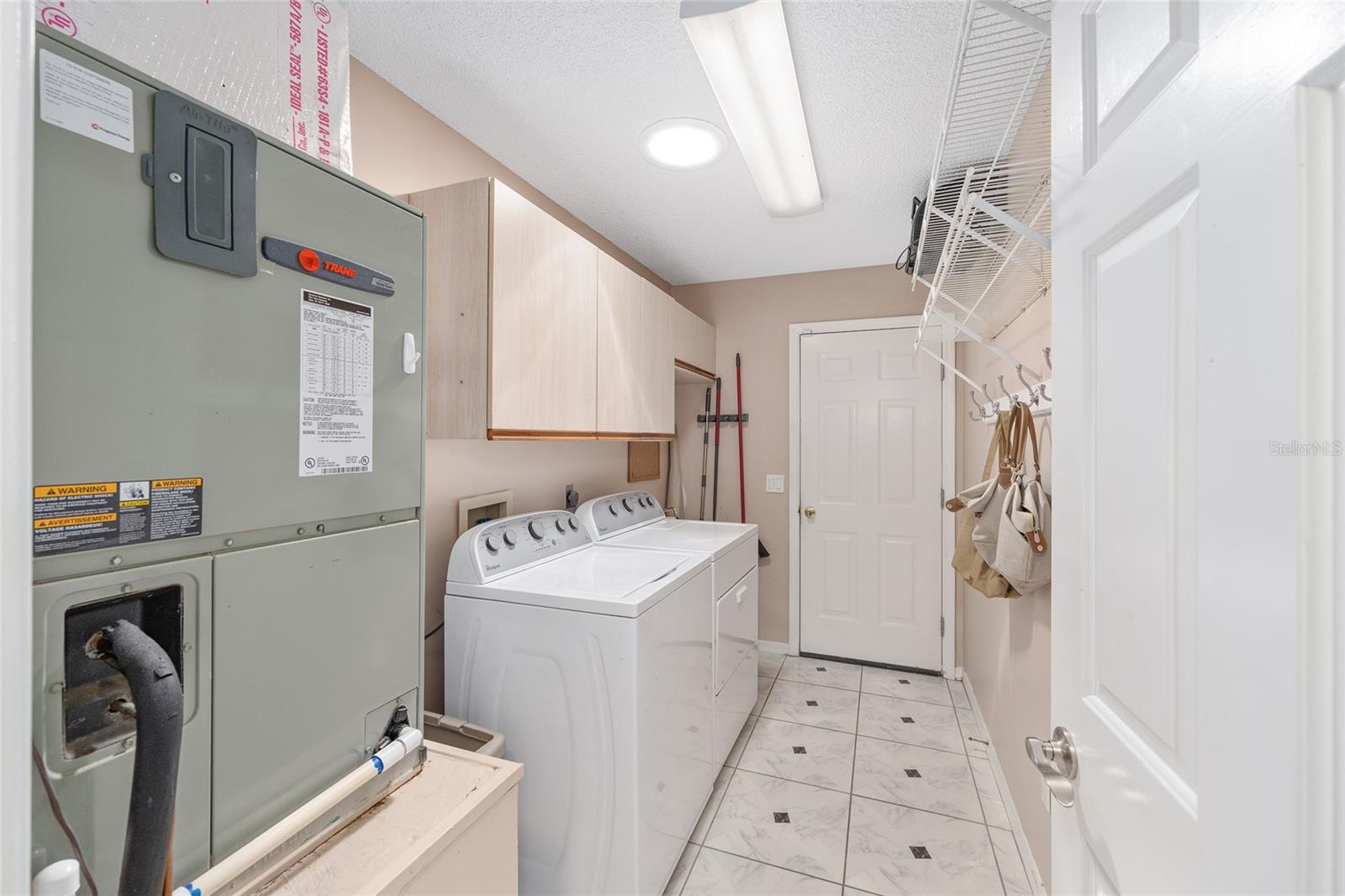 Image 34 of 47 For 923 Oleander Street