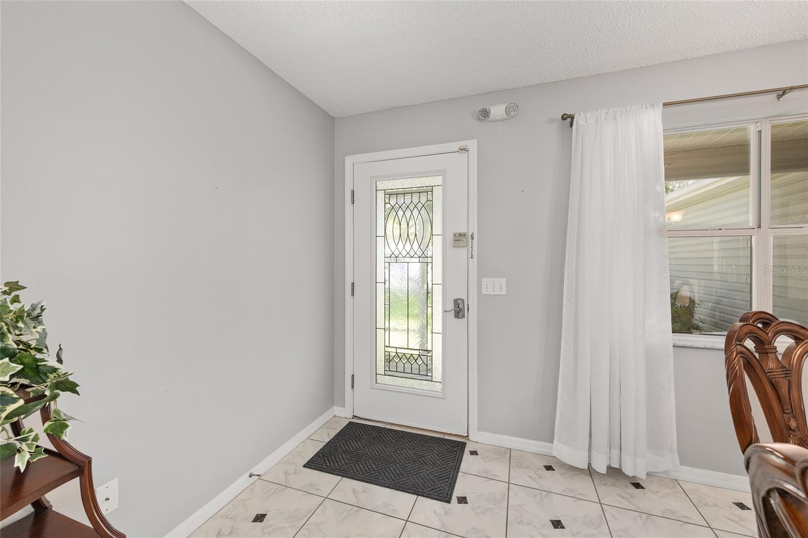 Image 6 of 47 For 923 Oleander Street