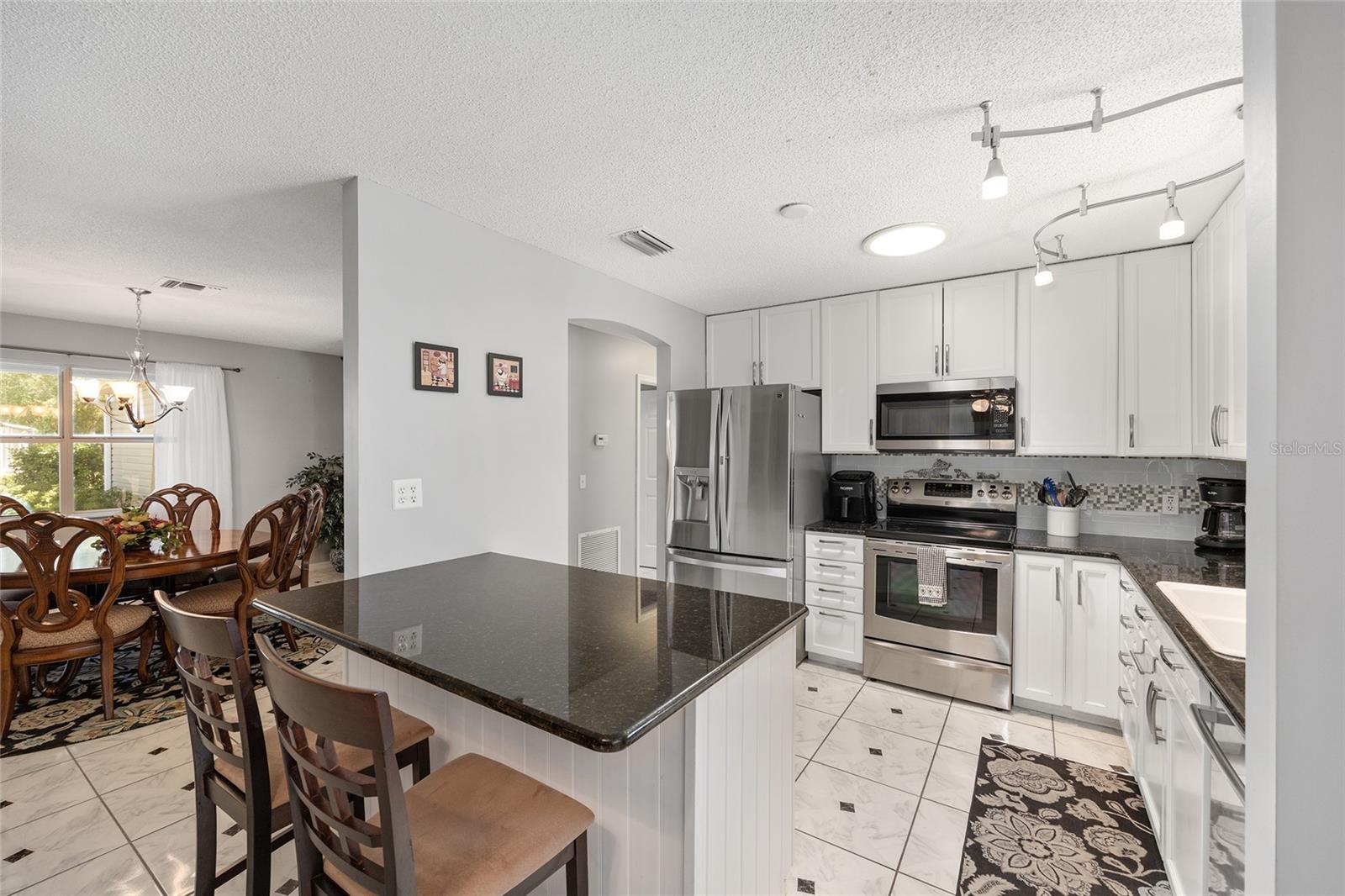 Image 7 of 47 For 923 Oleander Street