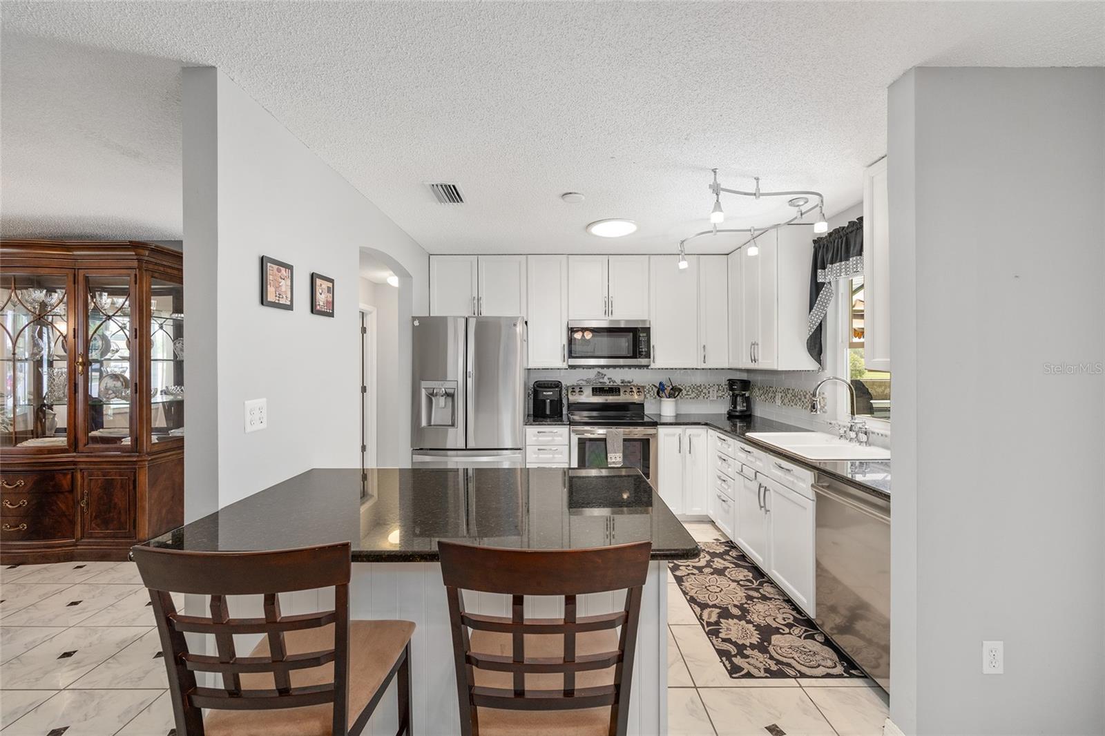 Image 9 of 47 For 923 Oleander Street