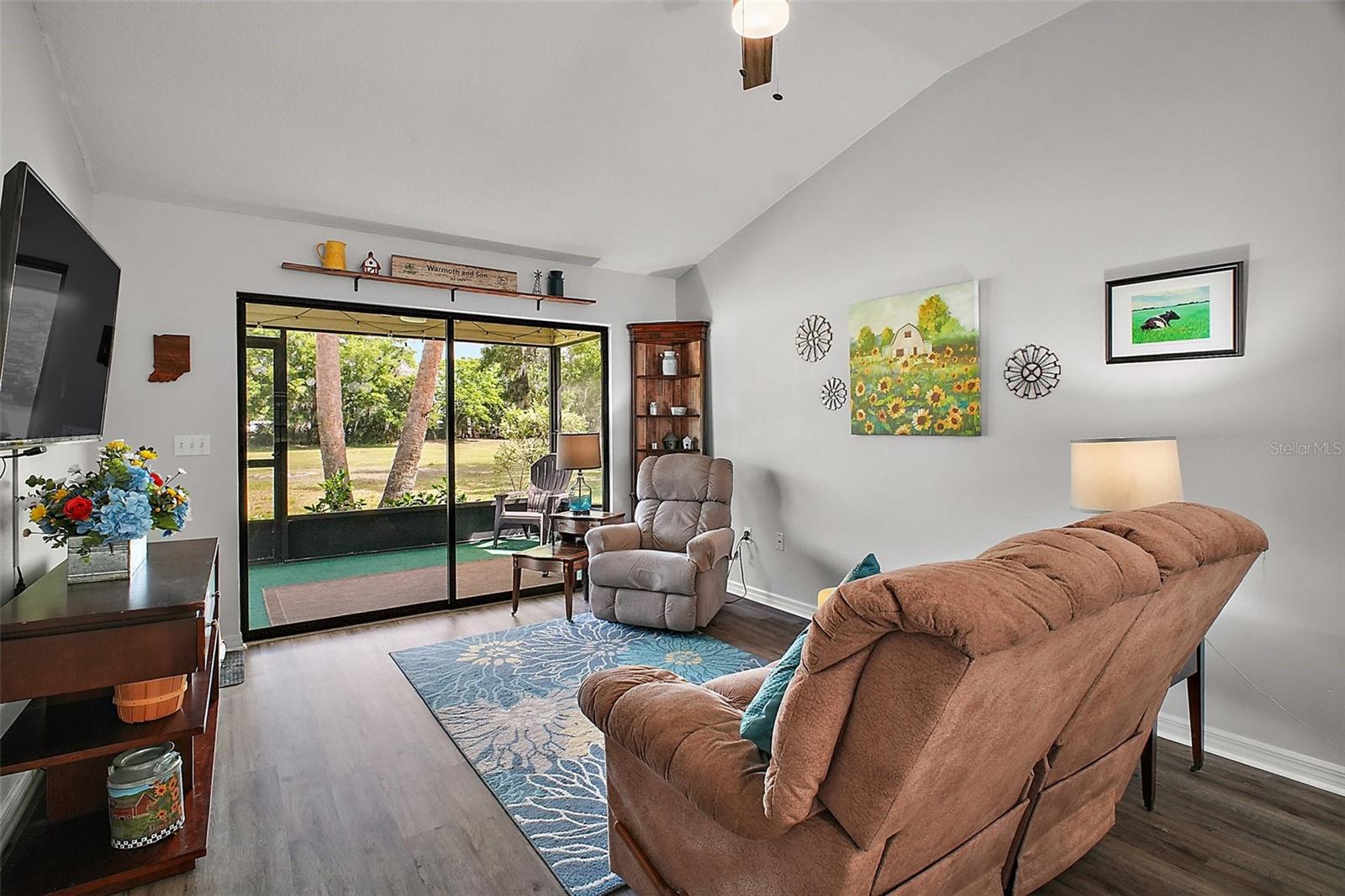 Image 12 of 39 For 579 Juniper Way
