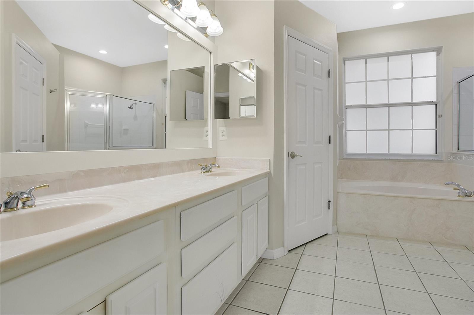 Image 15 of 41 For 3842 Beacon Ridge Way