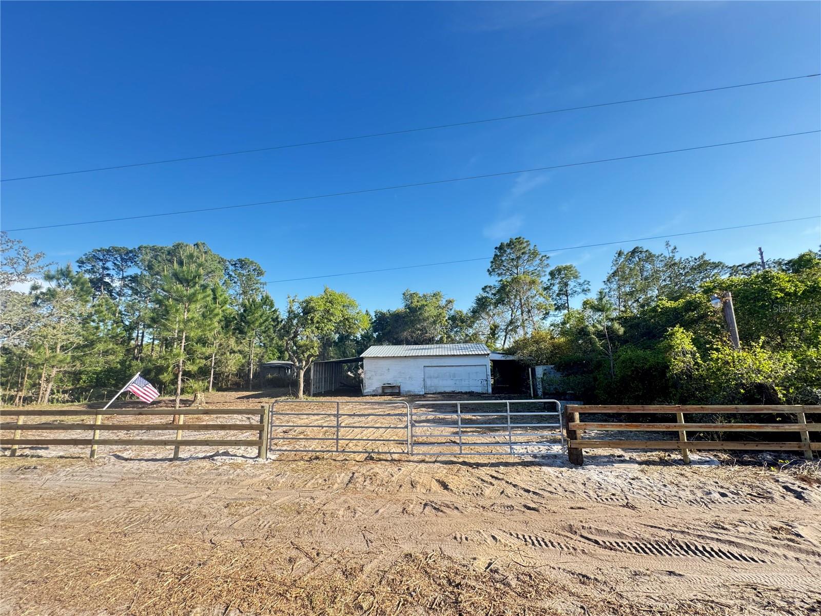 Details for 21240 142nd Street, UMATILLA, FL 32784