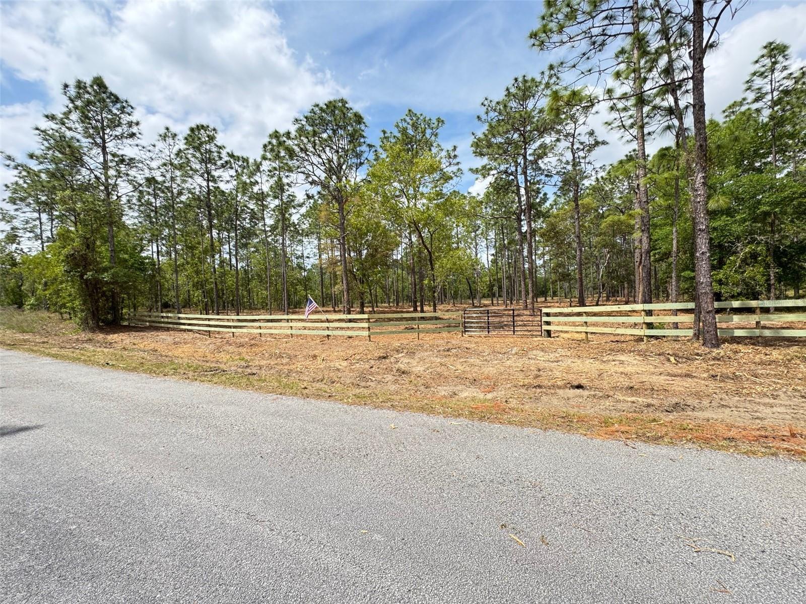 Image 7 of 8 For Deerpark Heights Road