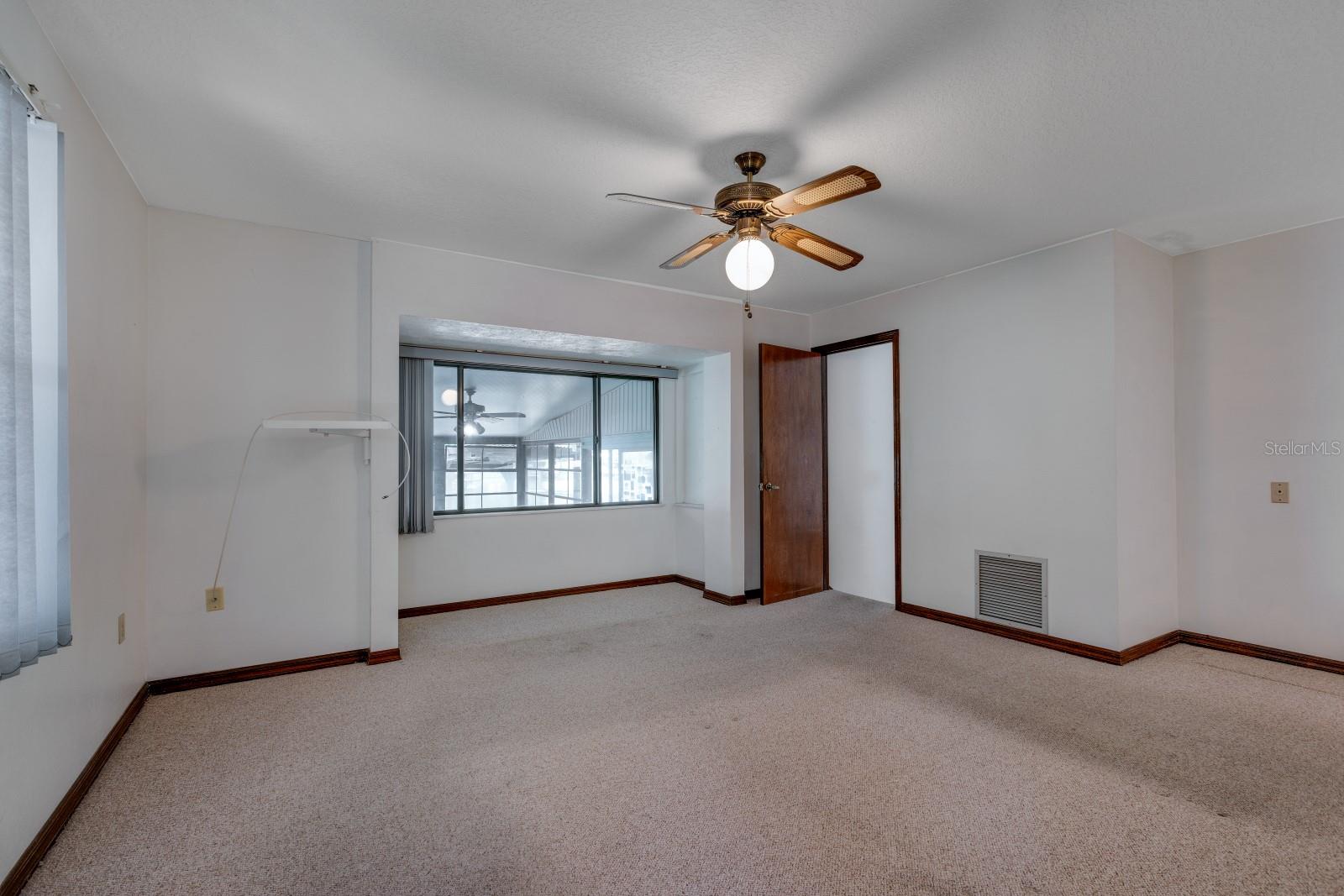 Image 13 of 68 For 5339 Kings Court