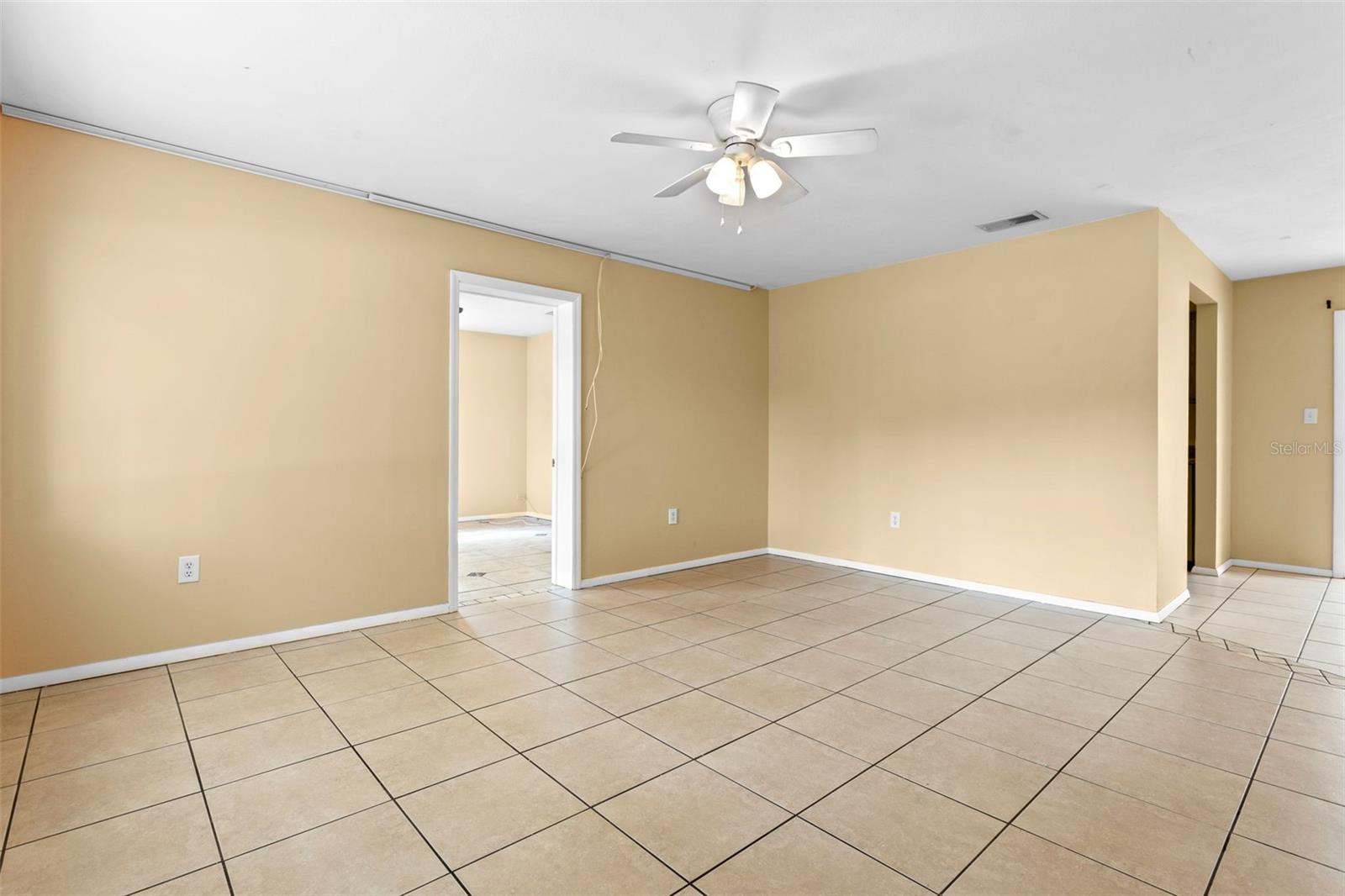 Image 4 of 21 For 6808 Fern Circle