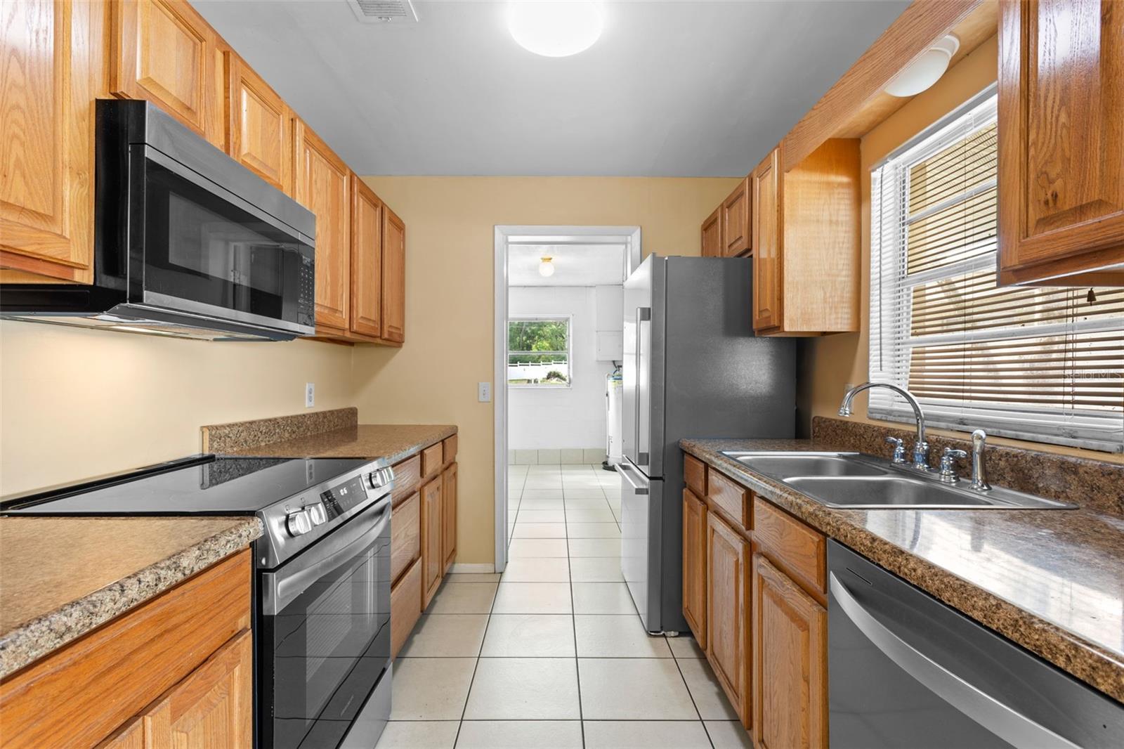 Image 5 of 21 For 6808 Fern Circle