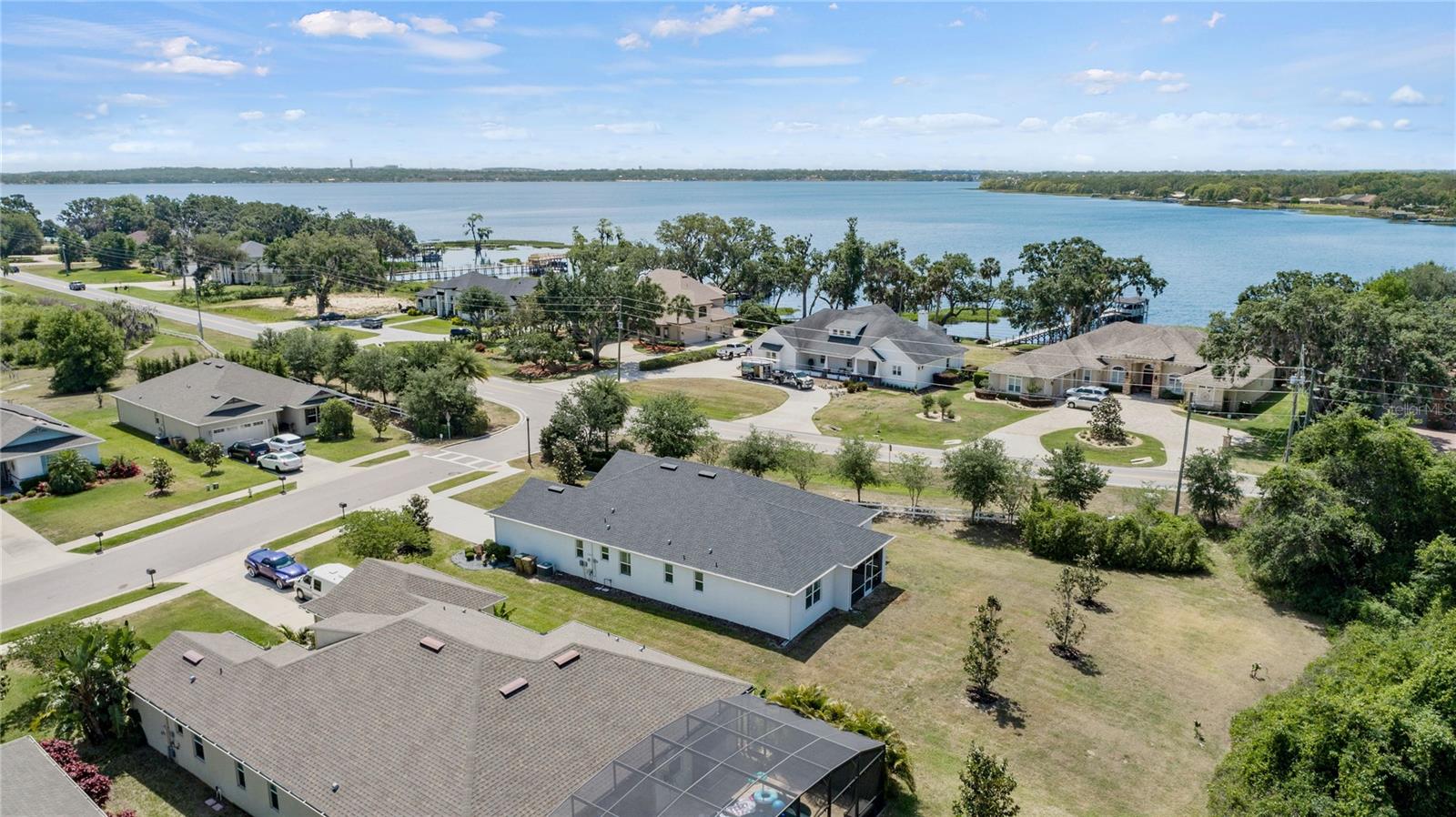 Image 10 of 63 For 16211 Oak Breeze Court