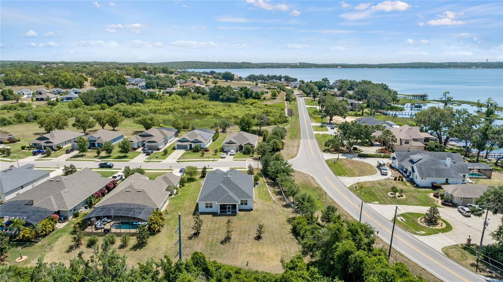 Image 12 of 63 For 16211 Oak Breeze Court