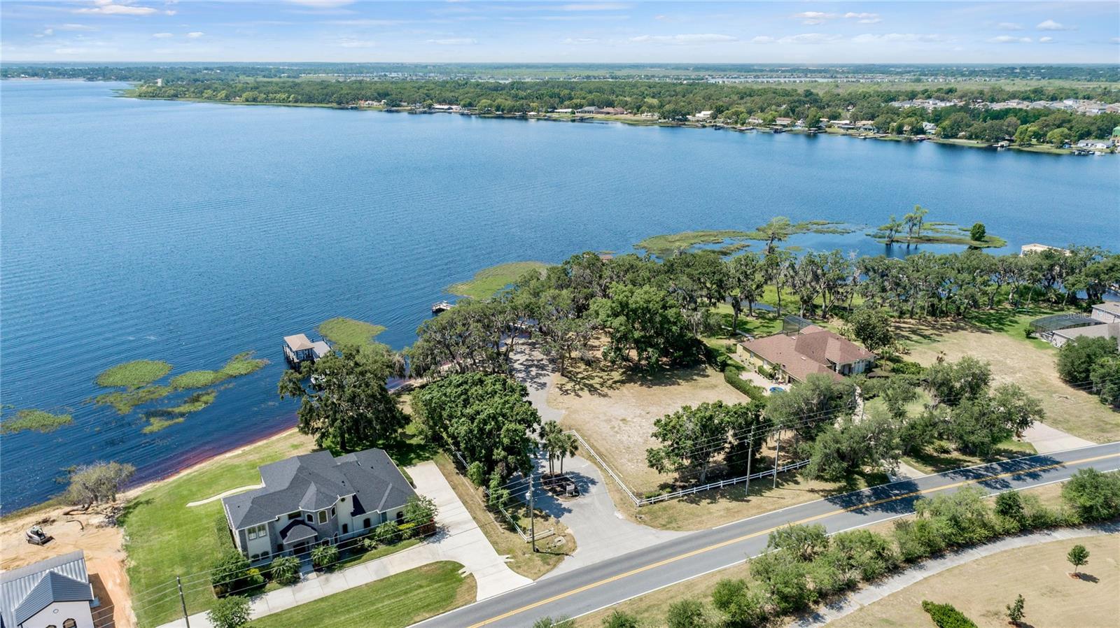 Image 18 of 63 For 16211 Oak Breeze Court
