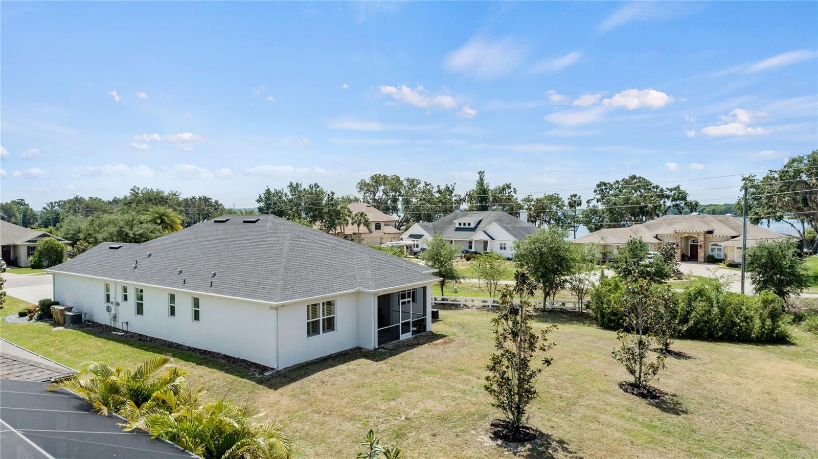 Image 23 of 63 For 16211 Oak Breeze Court