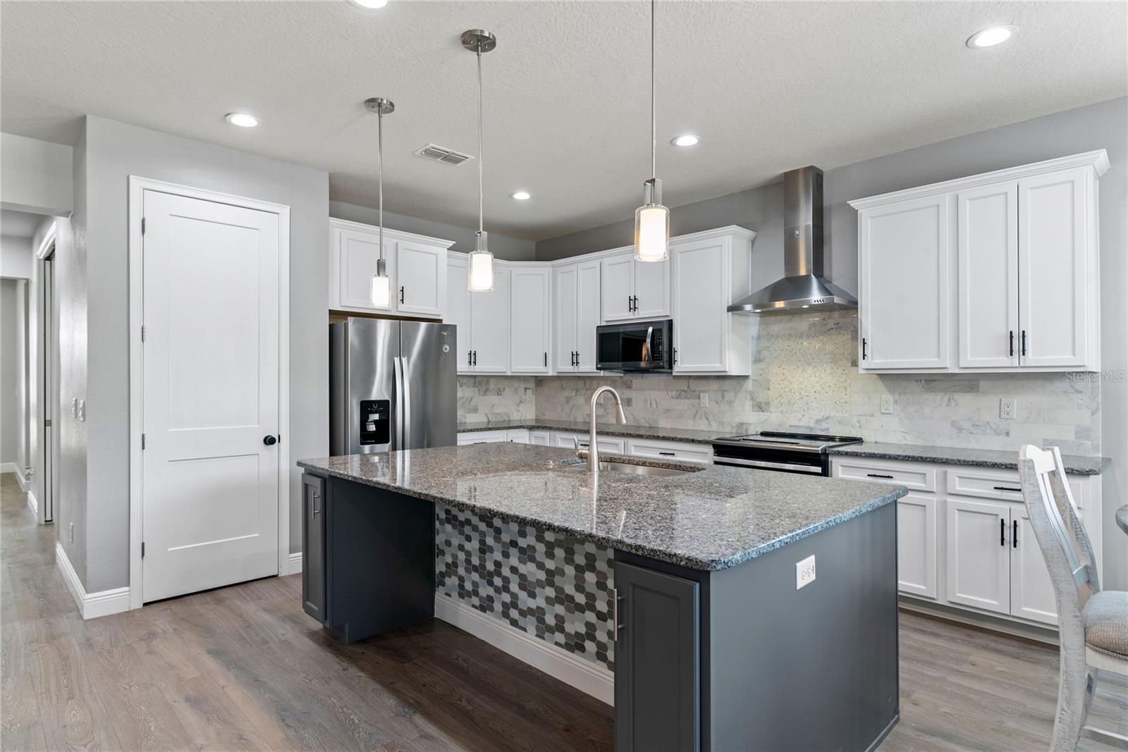 Image 3 of 63 For 16211 Oak Breeze Court