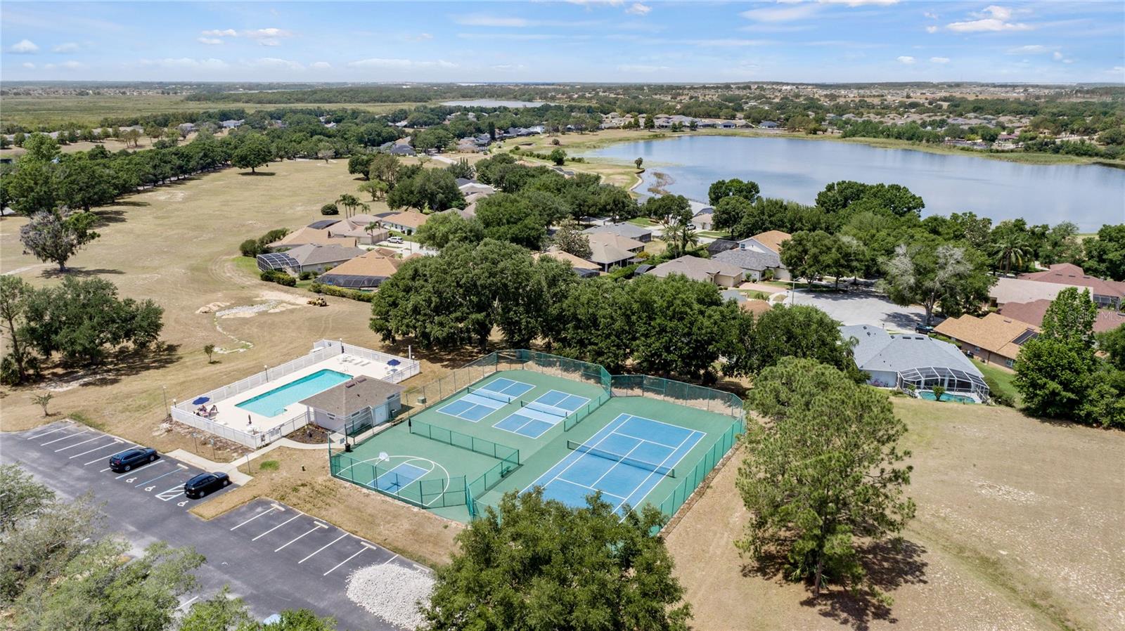 Image 31 of 63 For 16211 Oak Breeze Court