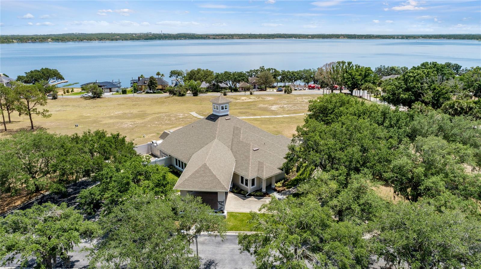 Image 33 of 63 For 16211 Oak Breeze Court