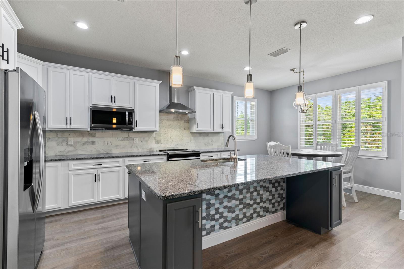 Image 4 of 63 For 16211 Oak Breeze Court