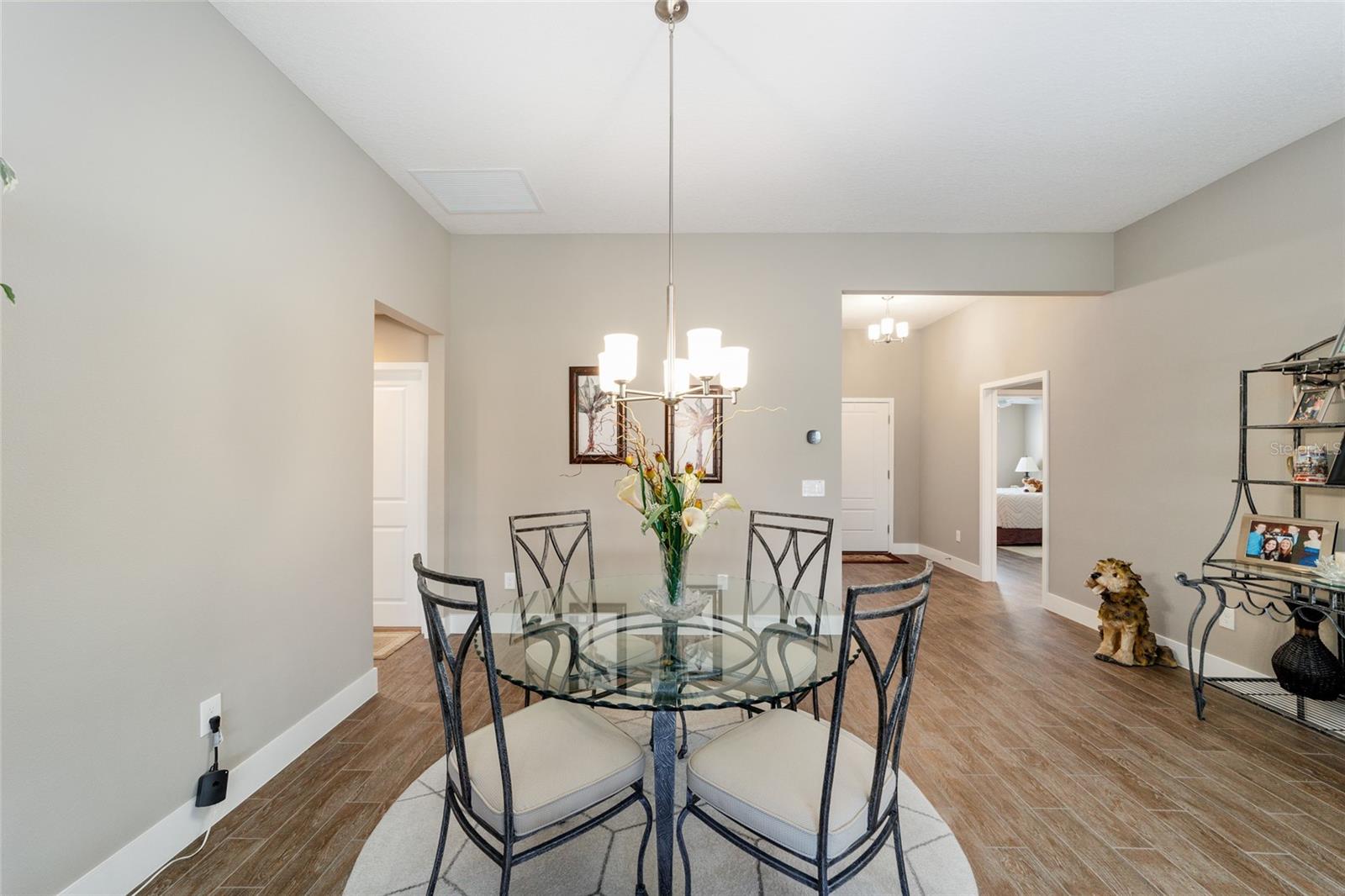Image 15 of 66 For 560 Caputo Court