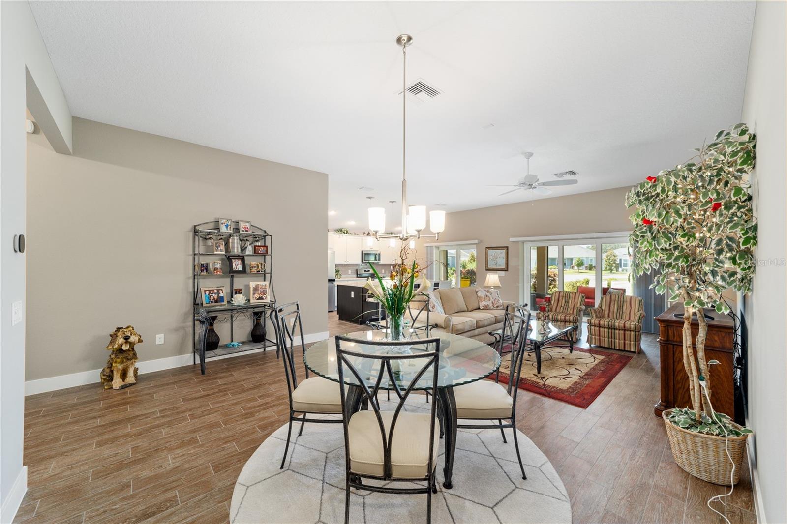 Image 16 of 66 For 560 Caputo Court