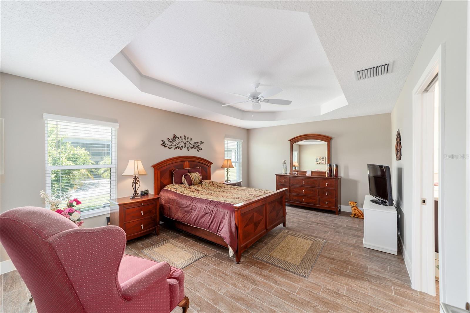 Image 23 of 66 For 560 Caputo Court