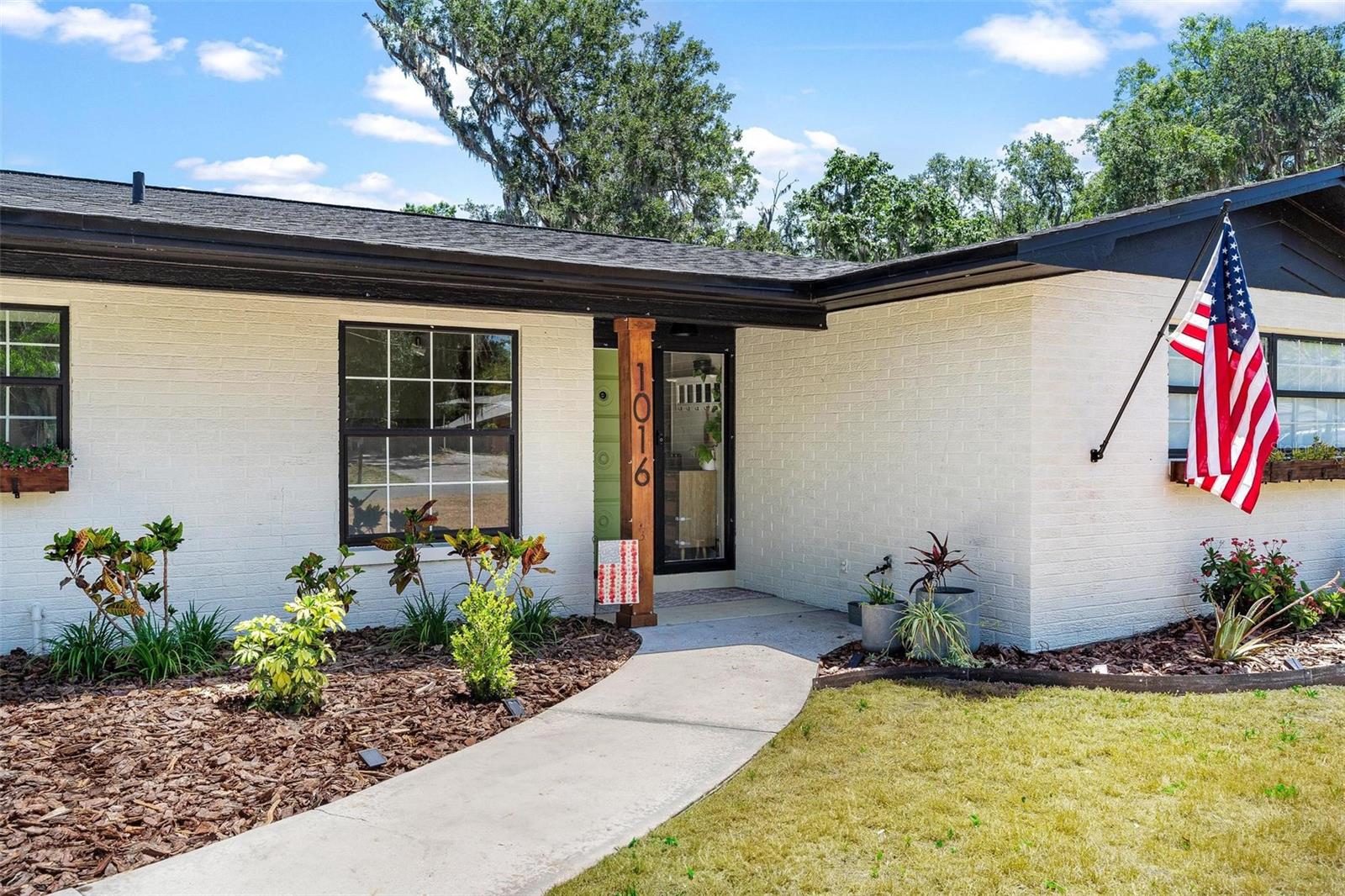 Image 2 of 38 For 1016 Cottonwood Street