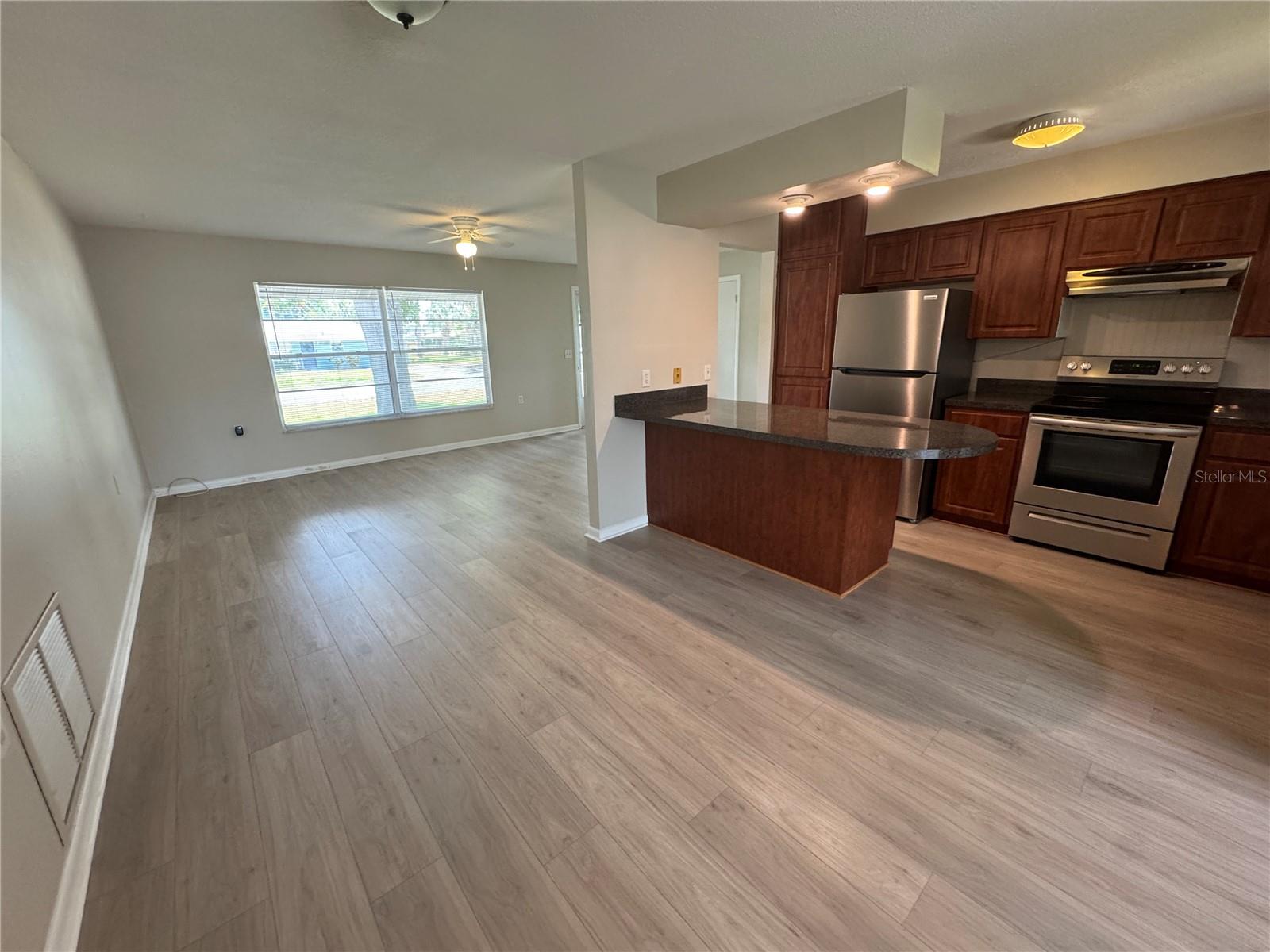 Image 4 of 17 For 32641 Lake Eustis Drive