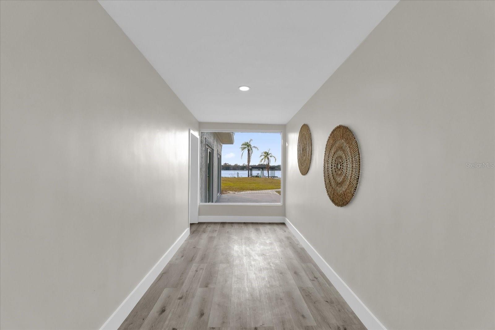 Image 8 of 28 For 5526 Parkdale Drive