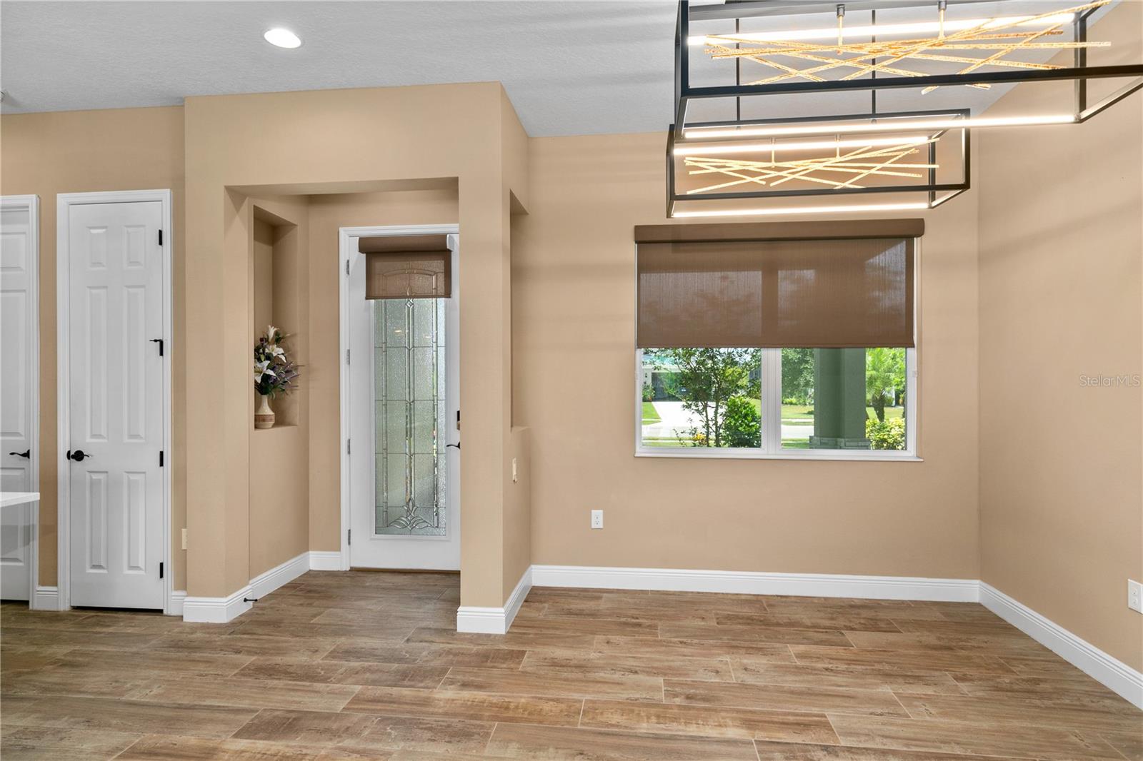 Image 13 of 50 For 8664 Bridgeport Bay Circle