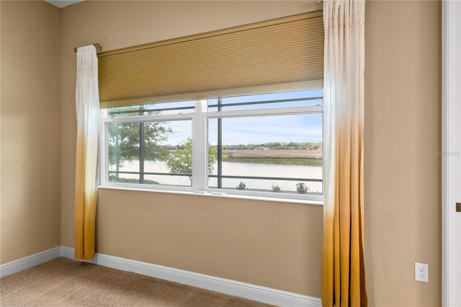 Image 19 of 50 For 8664 Bridgeport Bay Circle