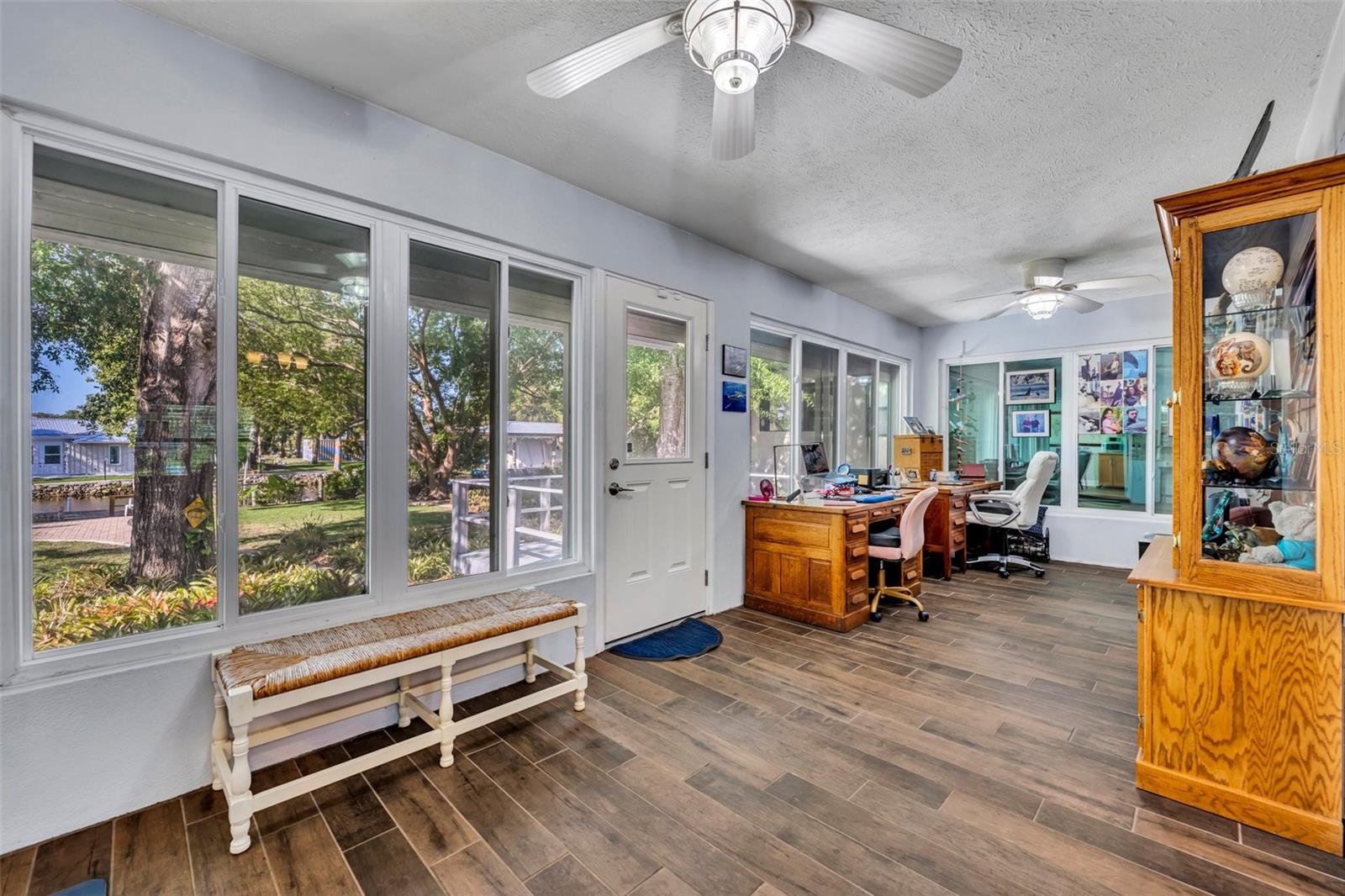 Listing photo id 18 for 11768 Riverhaven Drive