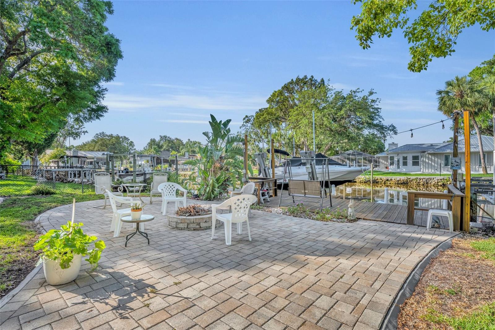Listing photo id 34 for 11768 Riverhaven Drive