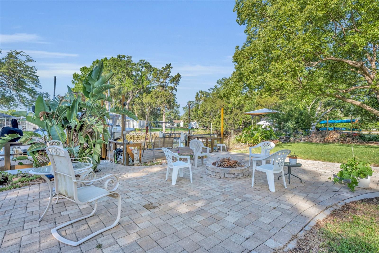 Listing photo id 35 for 11768 Riverhaven Drive