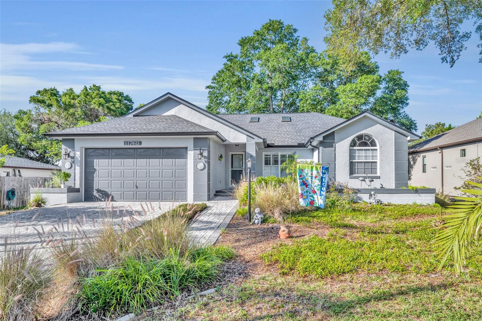 Listing photo id 2 for 11768 Riverhaven Drive