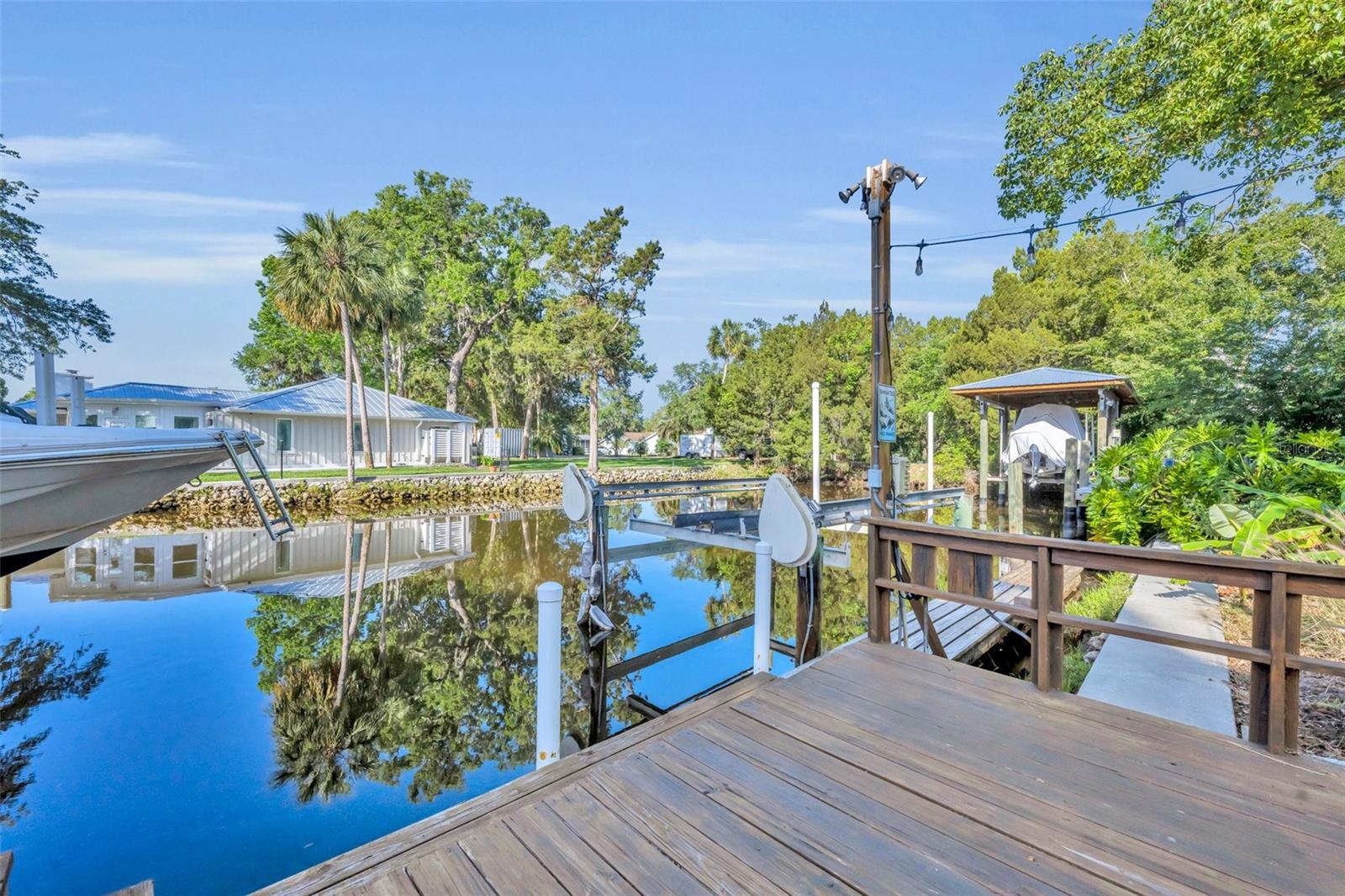 Listing photo id 40 for 11768 Riverhaven Drive