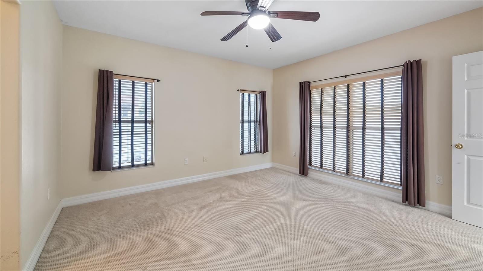 Image 32 of 53 For 16608 Citrus Parkway