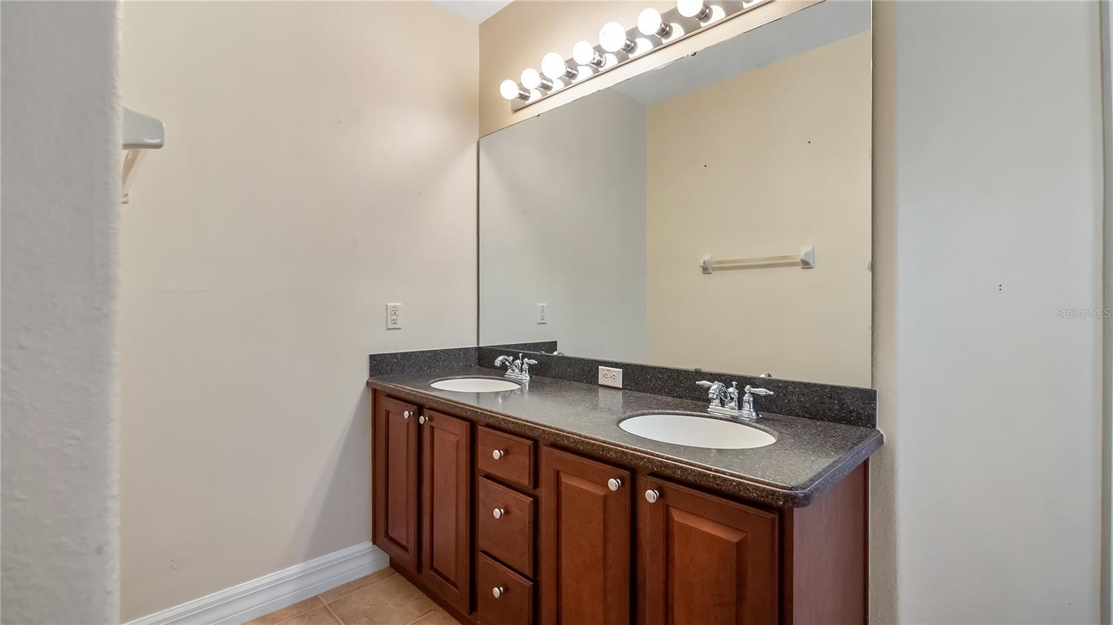 Image 34 of 53 For 16608 Citrus Parkway