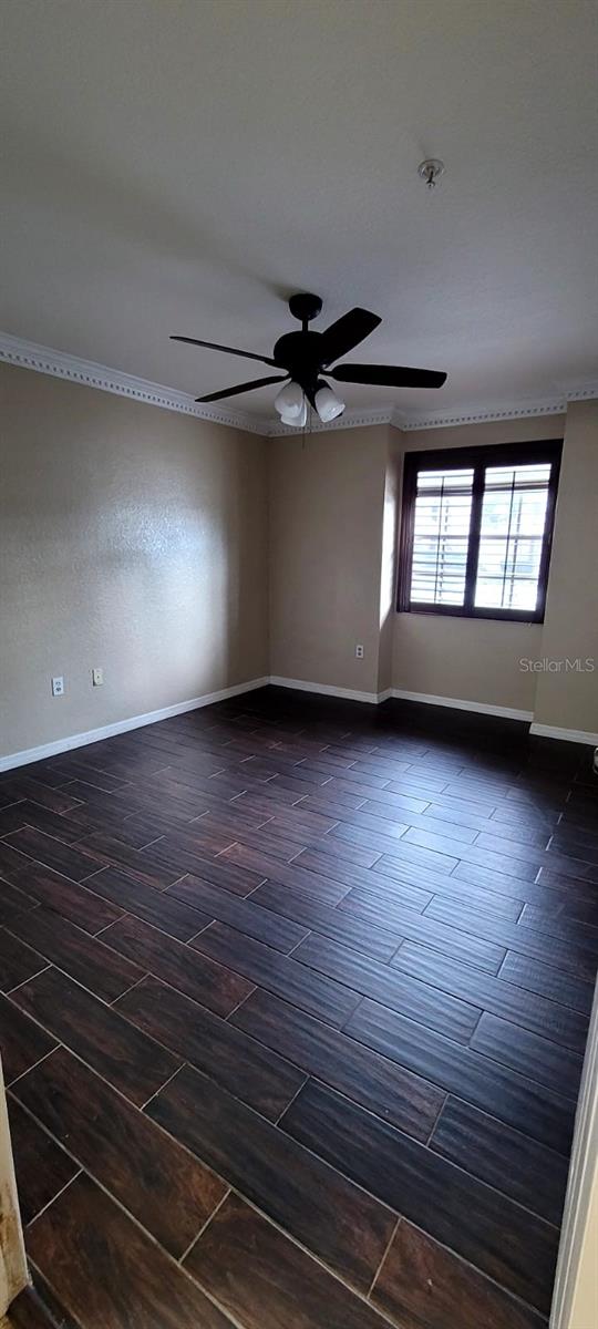 Image 11 of 23 For 14049 Fairway Island Drive 118
