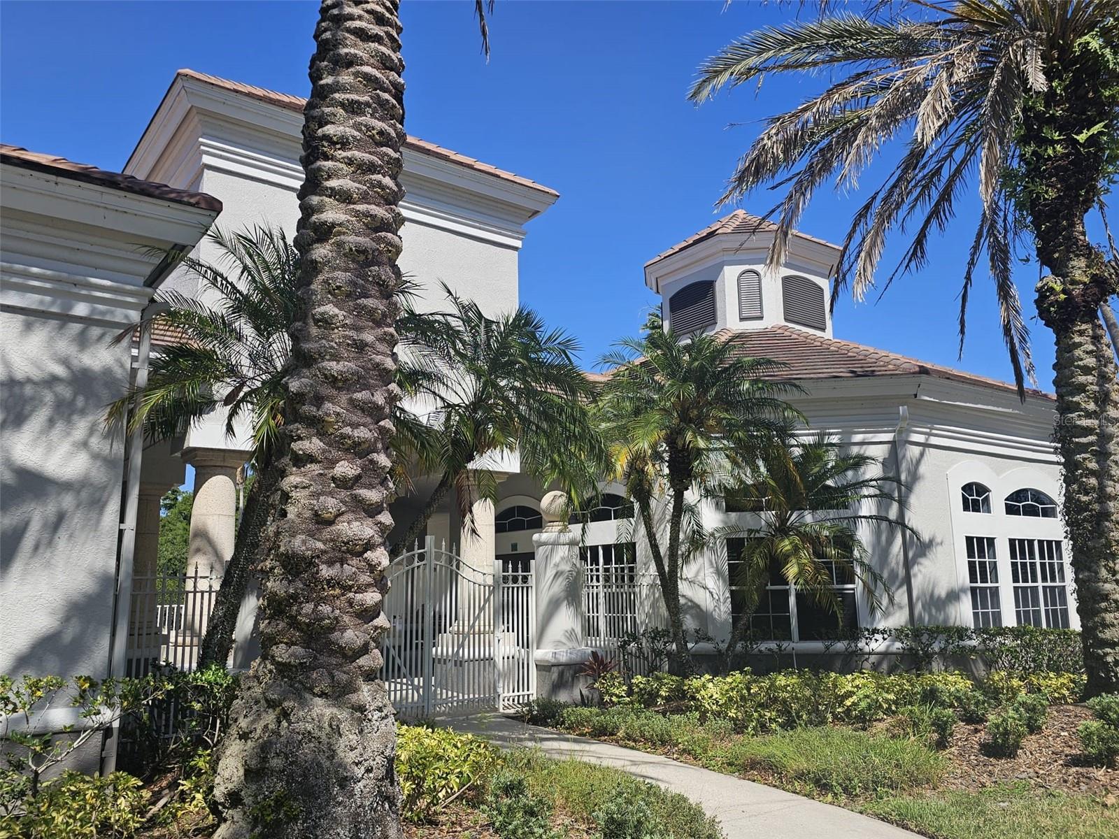 Image 18 of 23 For 14049 Fairway Island Drive 118