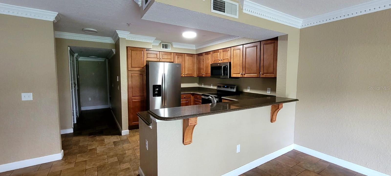 Image 7 of 23 For 14049 Fairway Island Drive 118