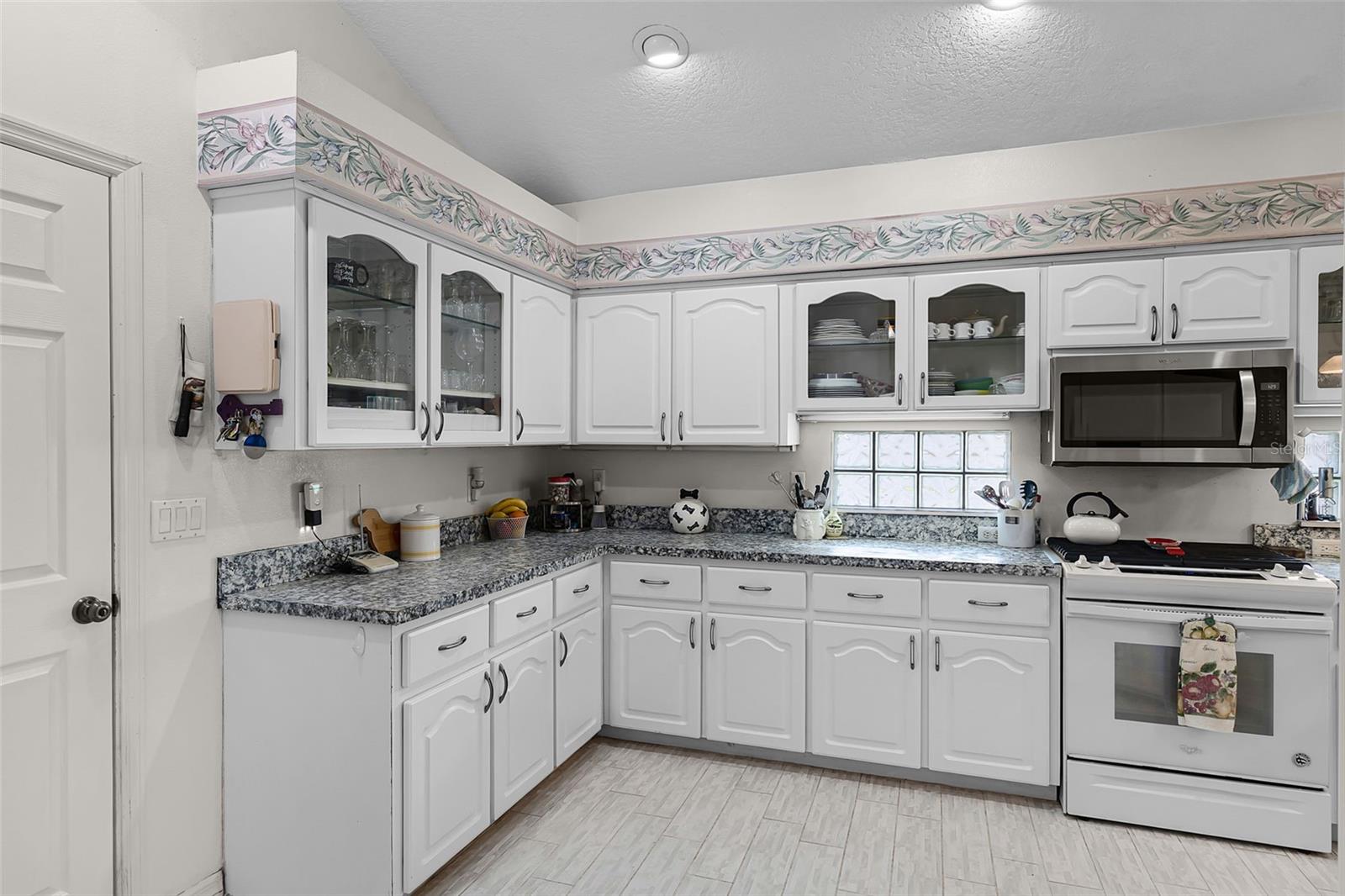 Image 13 of 88 For 5500 Laver Street