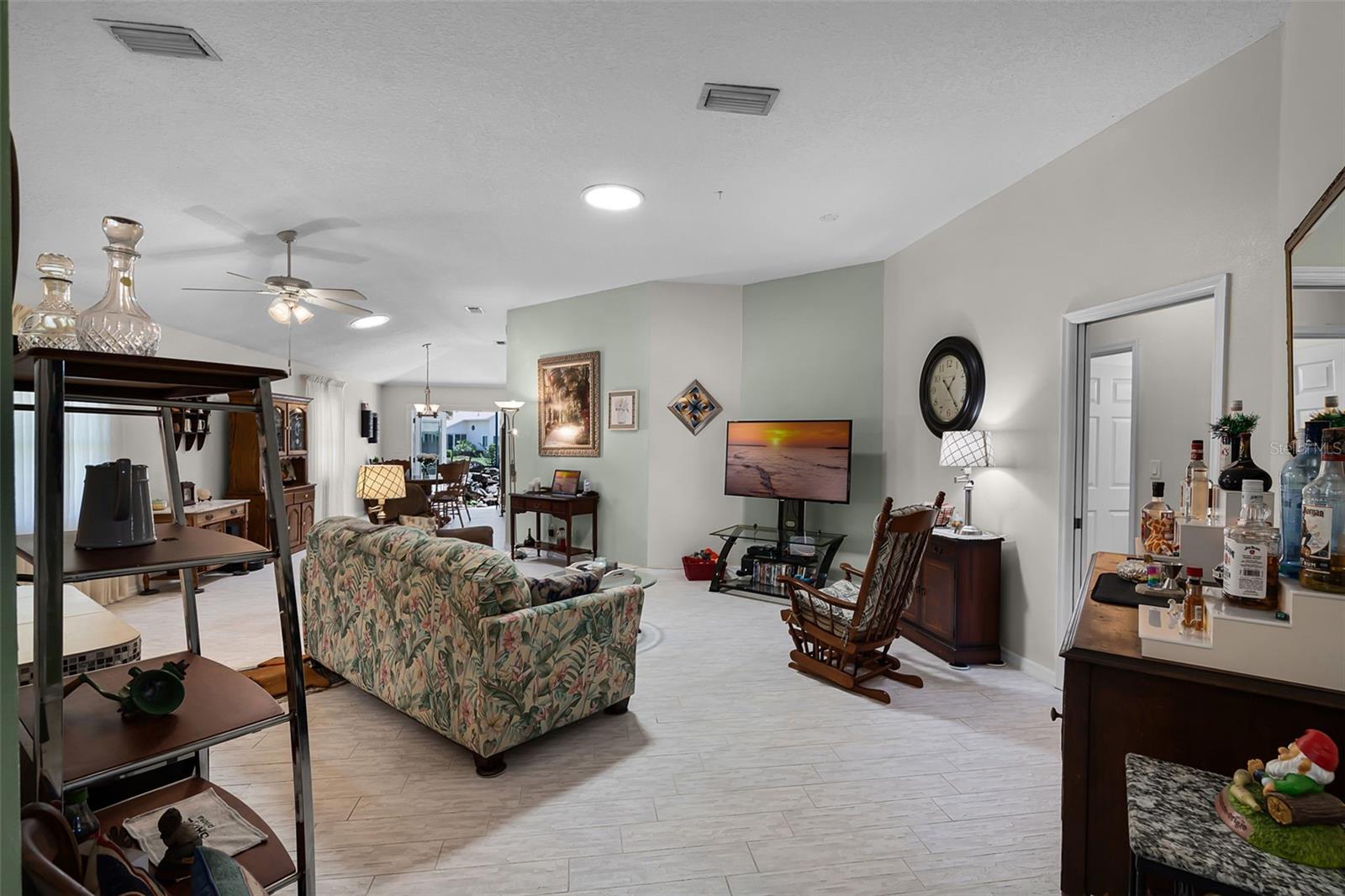 Image 8 of 88 For 5500 Laver Street
