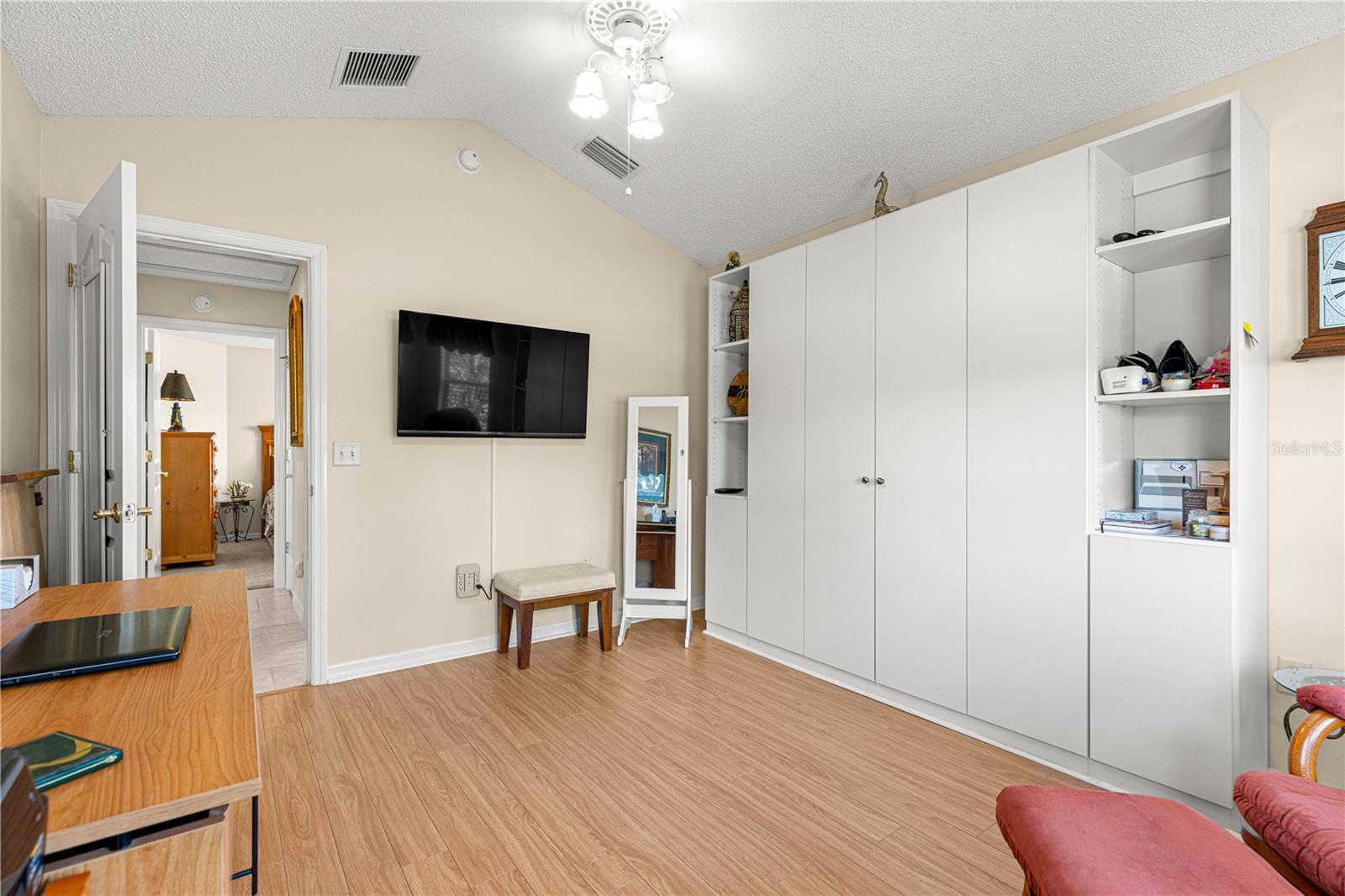 Image 33 of 52 For 1723 Townsend Terrace