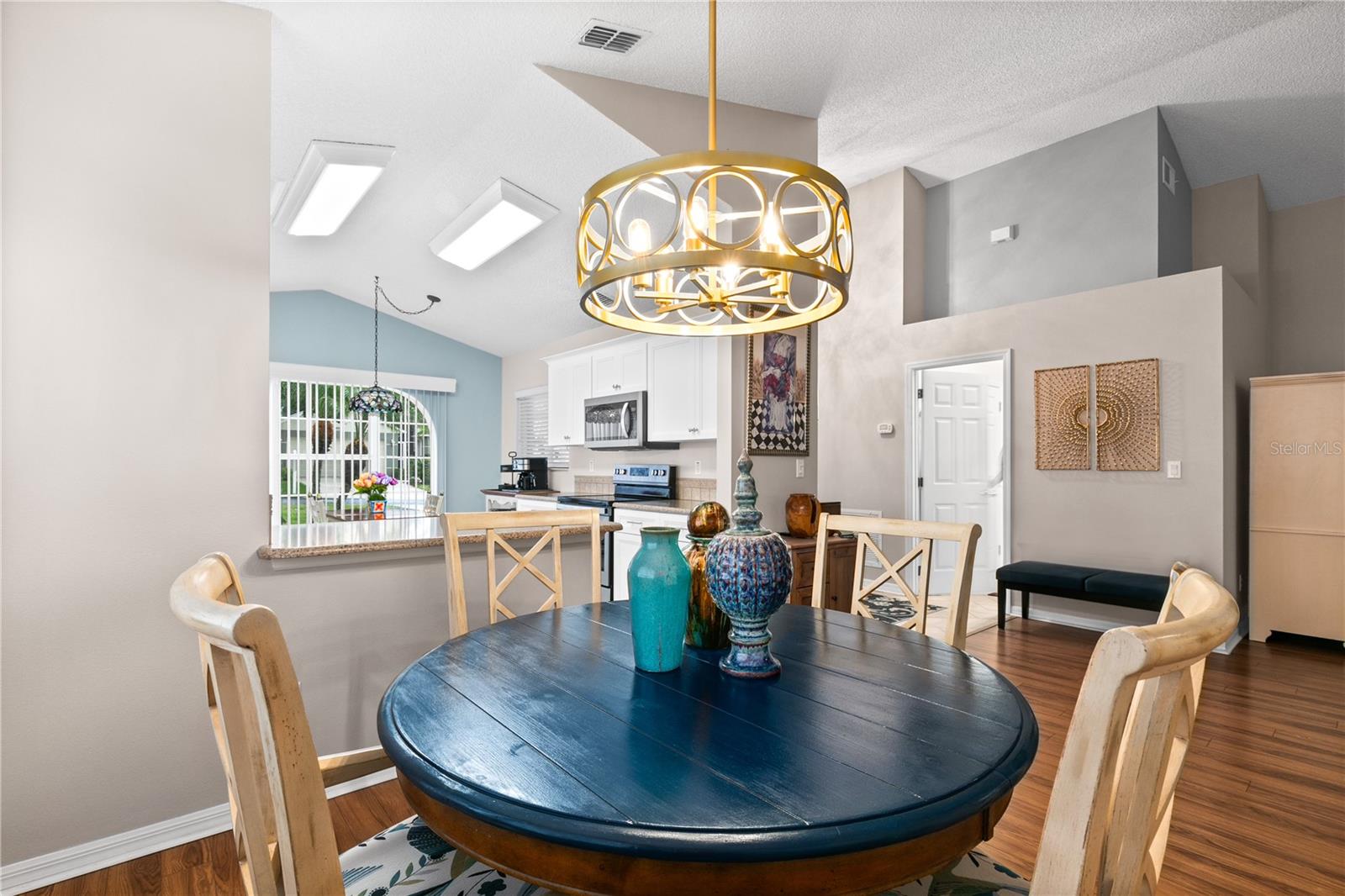 Image 11 of 44 For 4087 Capland Avenue