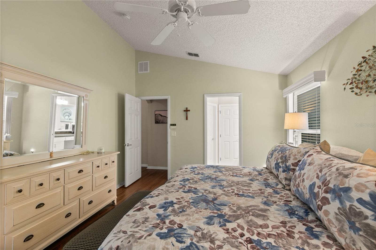 Image 13 of 44 For 4087 Capland Avenue