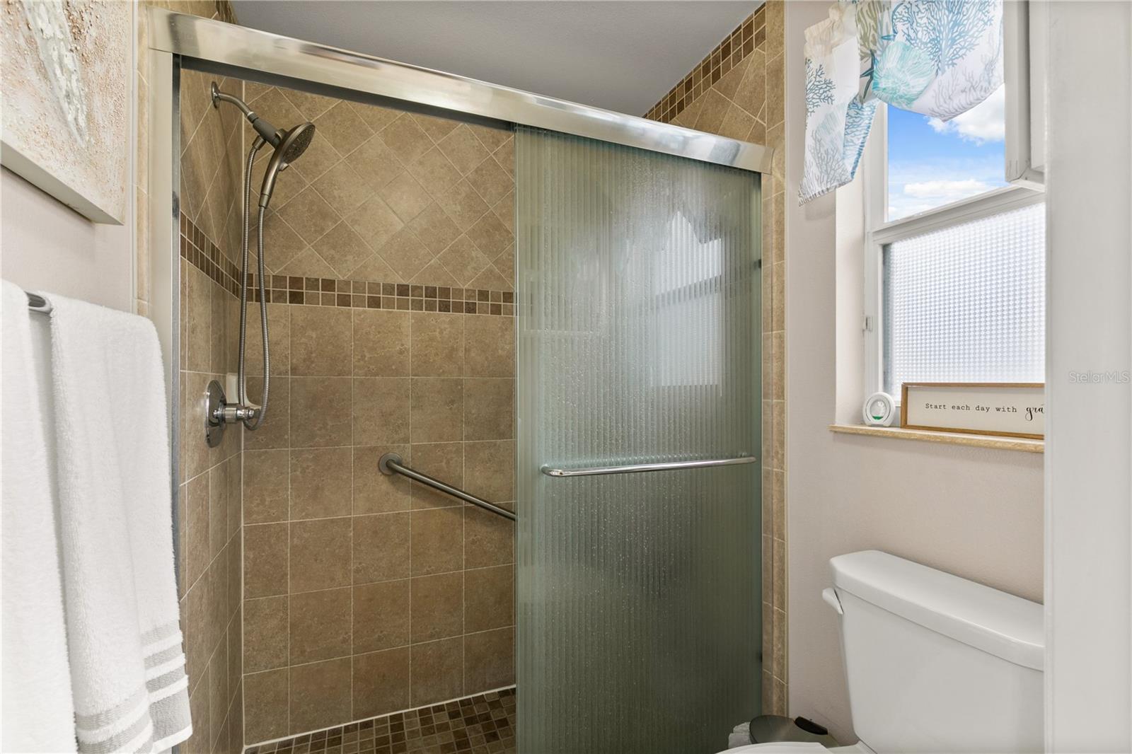 Image 16 of 44 For 4087 Capland Avenue