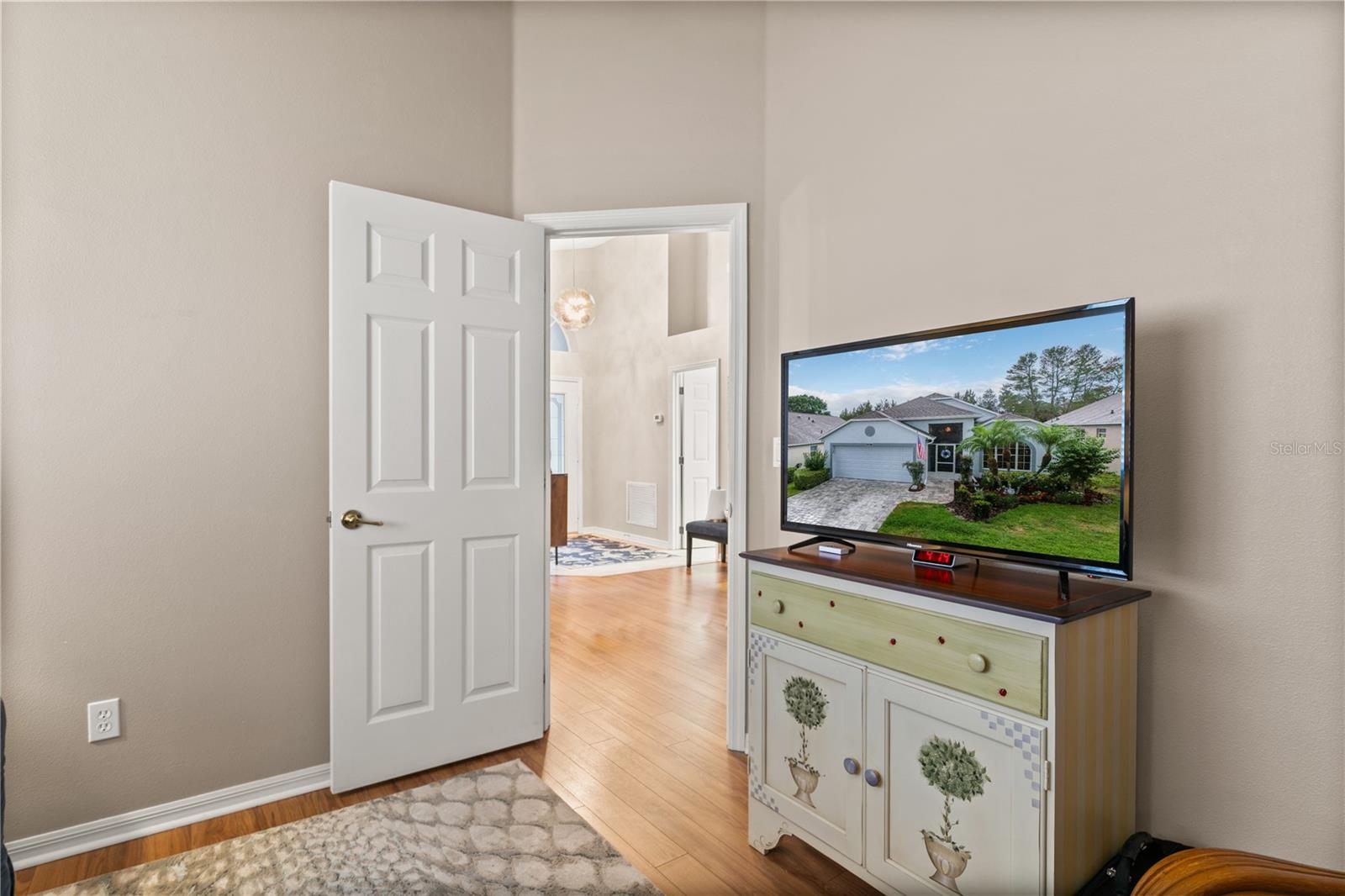 Image 20 of 44 For 4087 Capland Avenue