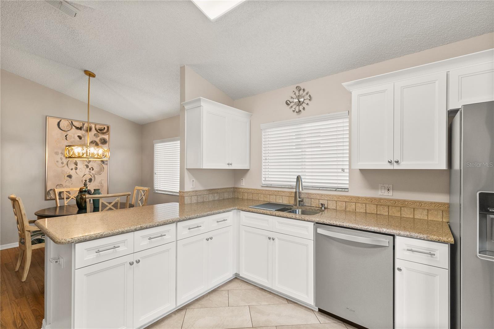 Image 8 of 44 For 4087 Capland Avenue