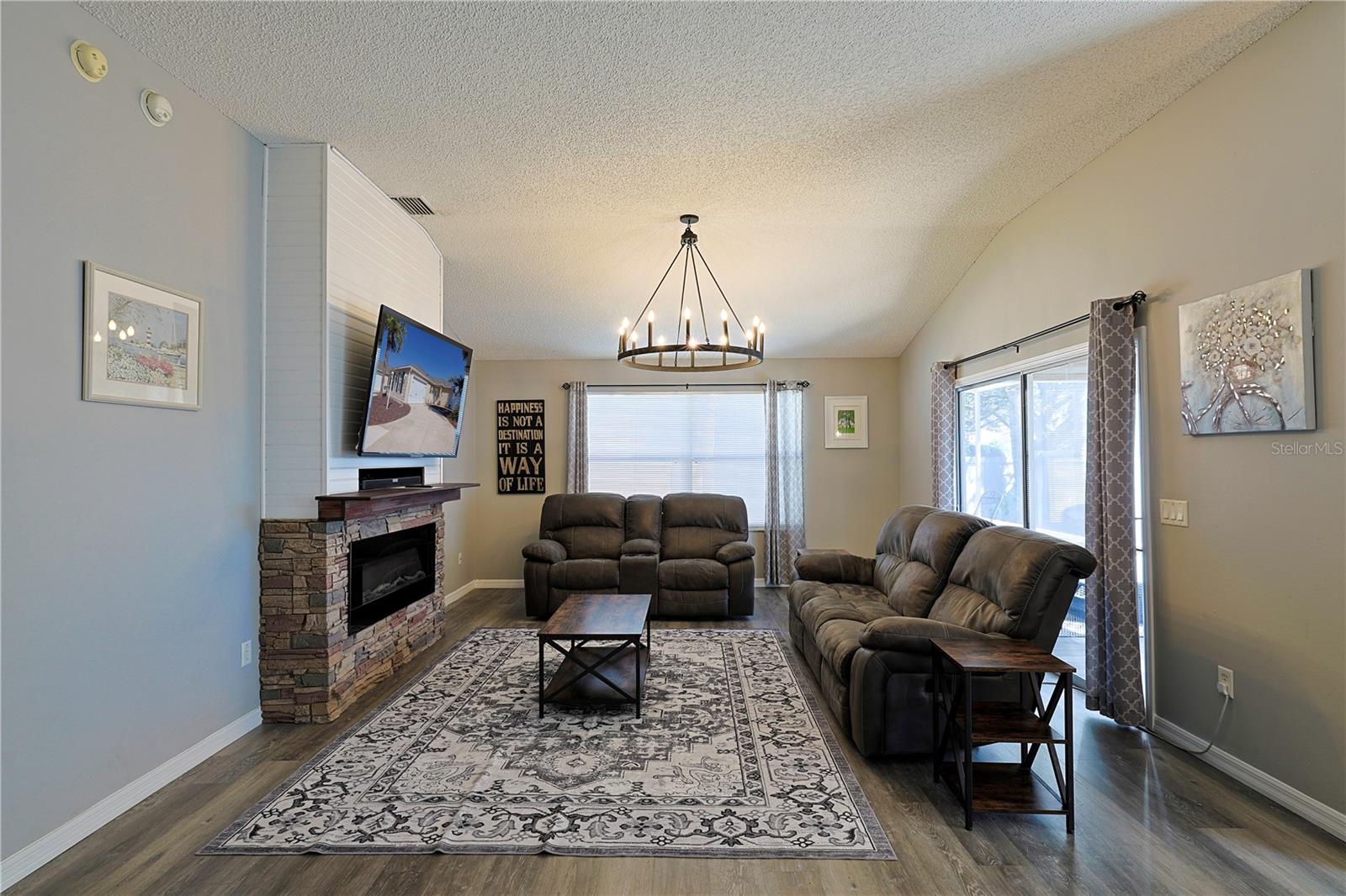 Image 12 of 31 For 1451 Rosedale Way